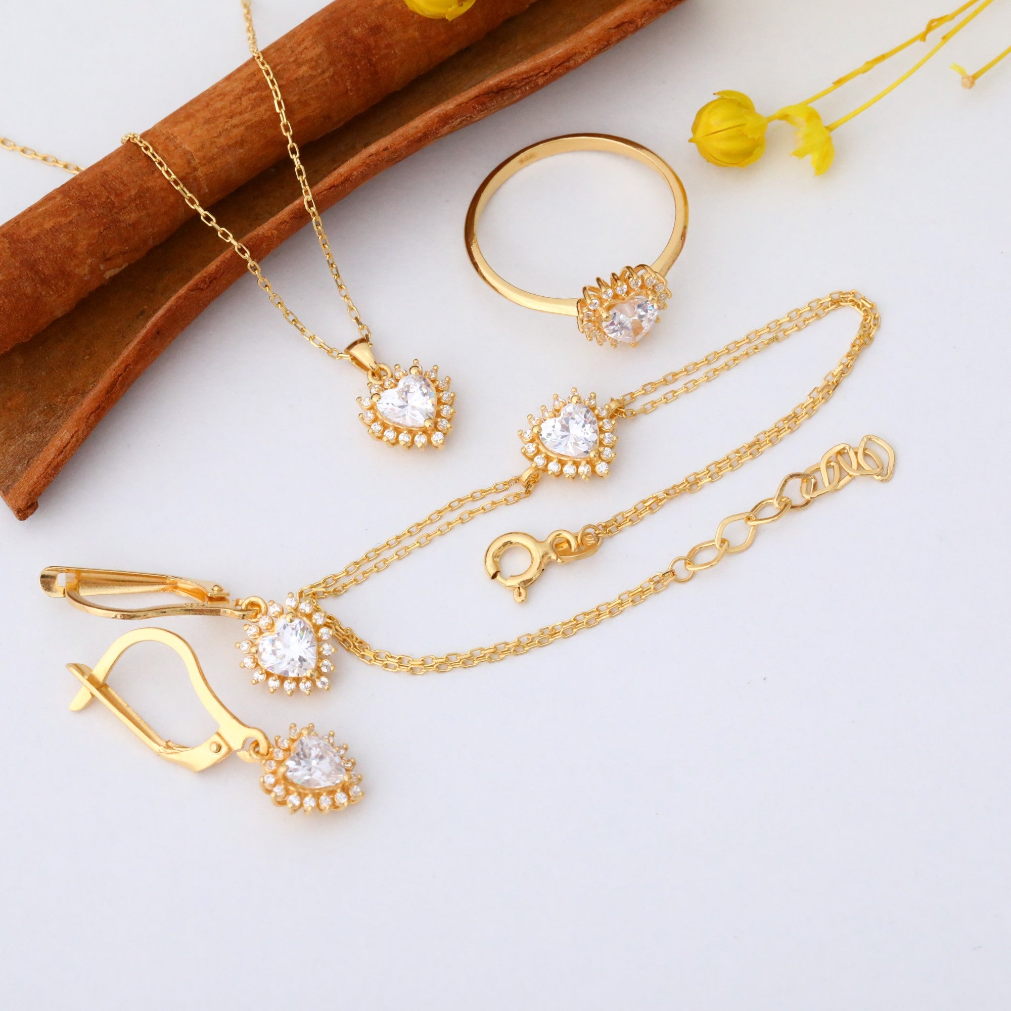 White Topaz Heart Bracelet by 16 Real Diamonds in 14K Solid Gold, April Birthstone Jewelry Queen Jewelry Bracelet