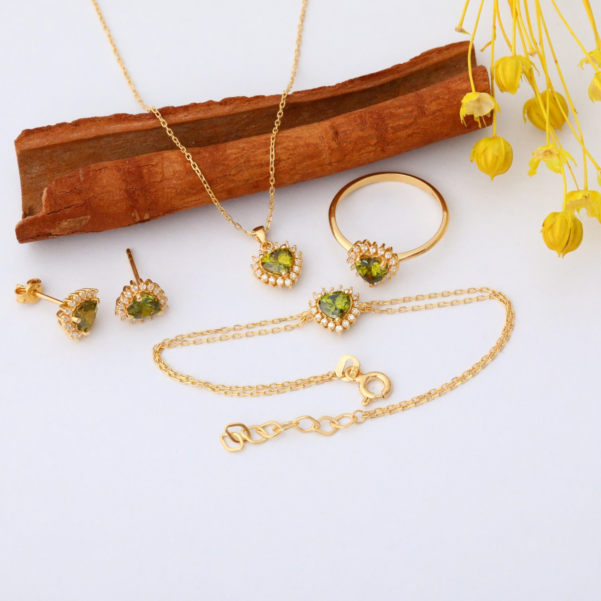 Peridot Heart Bracelet by 16 Real Diamonds in 14K Solid Gold, August Birthstone Jewelry Queen Jewelry Bracelet