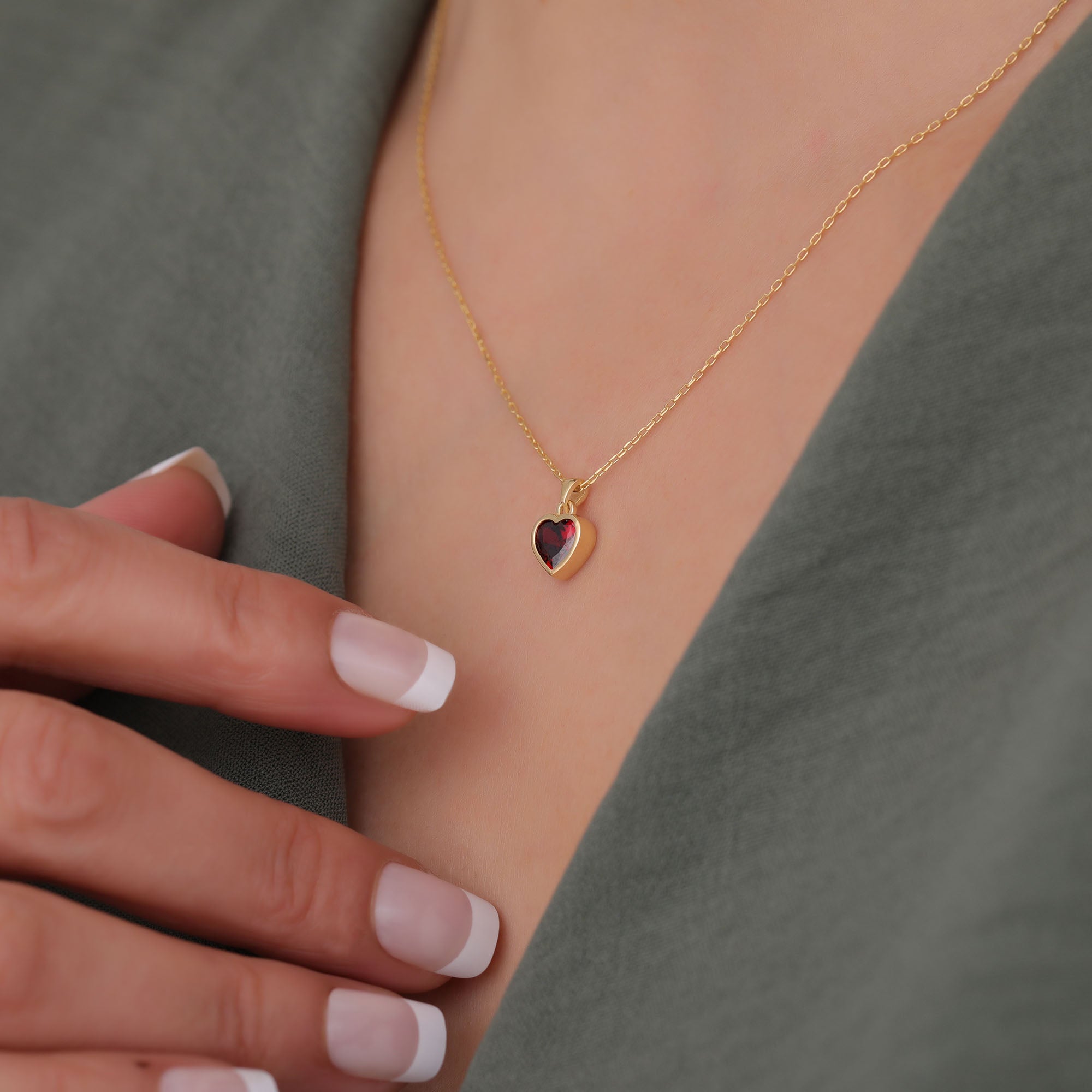 Heart Garnet Bezel Necklace in 14K Solid Gold, January Birthstone Charm Pendant Queen Jewelry Necklace