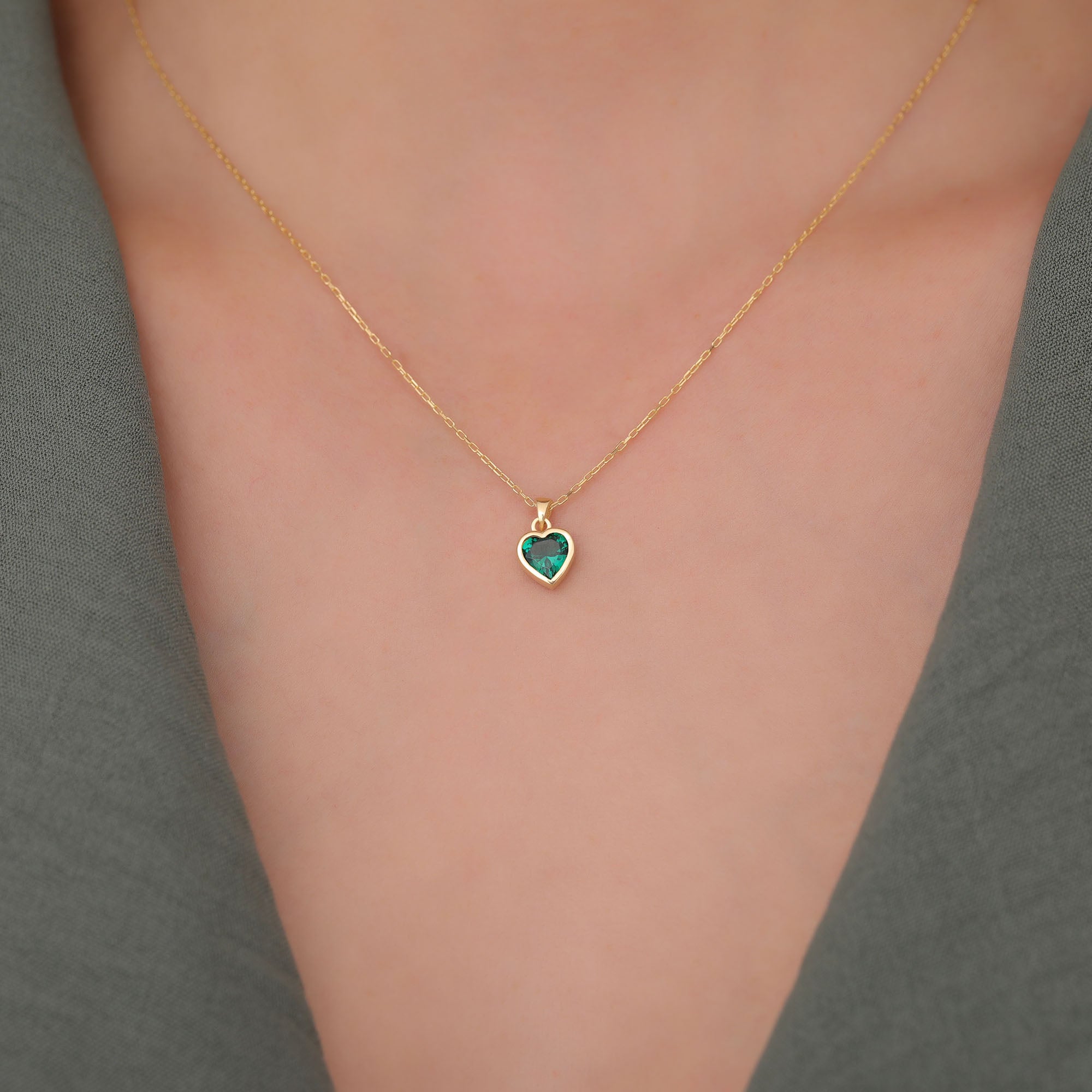 Heart Emerald Bezel Necklace in 14K Solid Gold, May Birthstone Charm Pendant Queen Jewelry Necklace