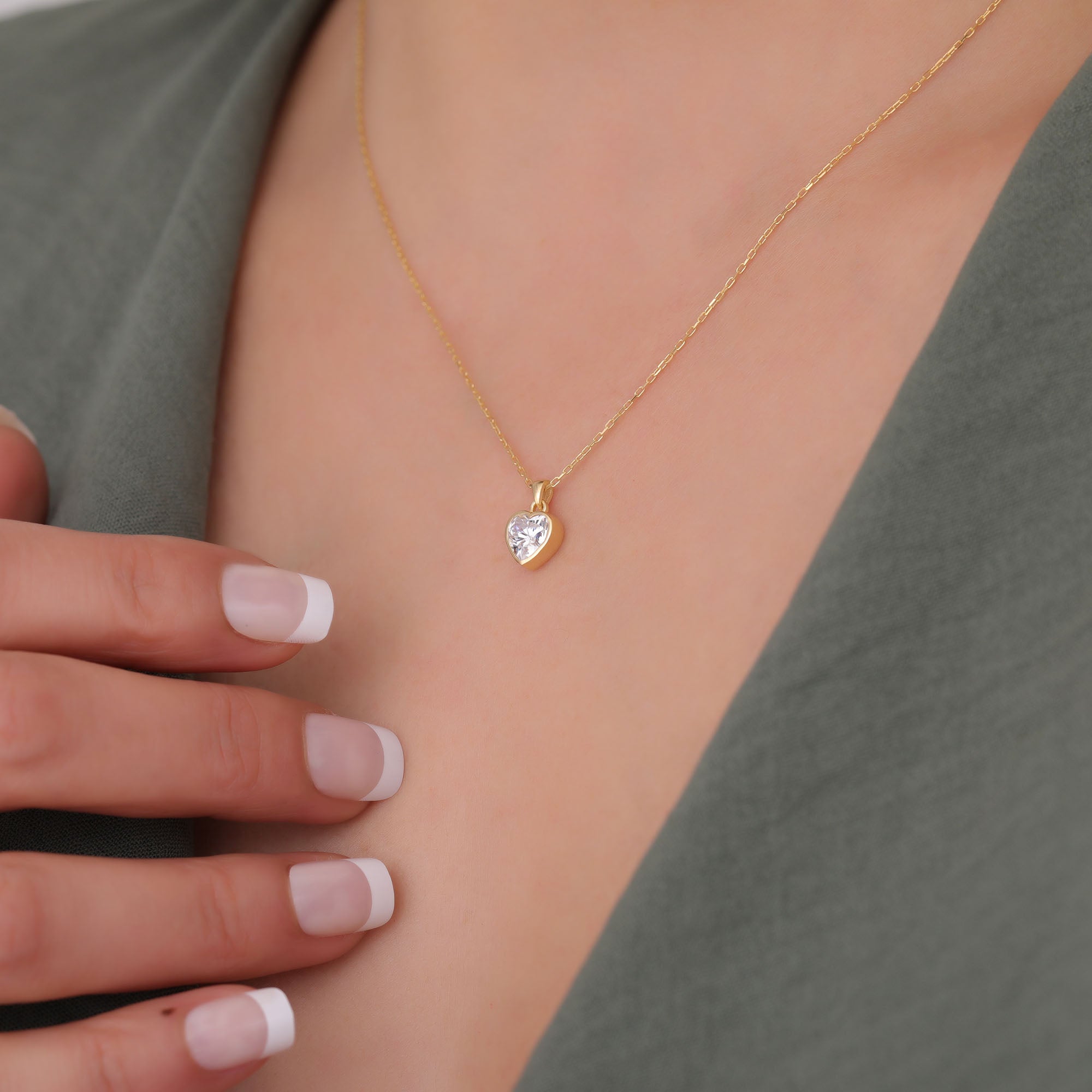 Heart White Topaz Bezel Necklace in 14K Solid Gold, April Birthstone Charm Pendant Queen Jewelry Necklace