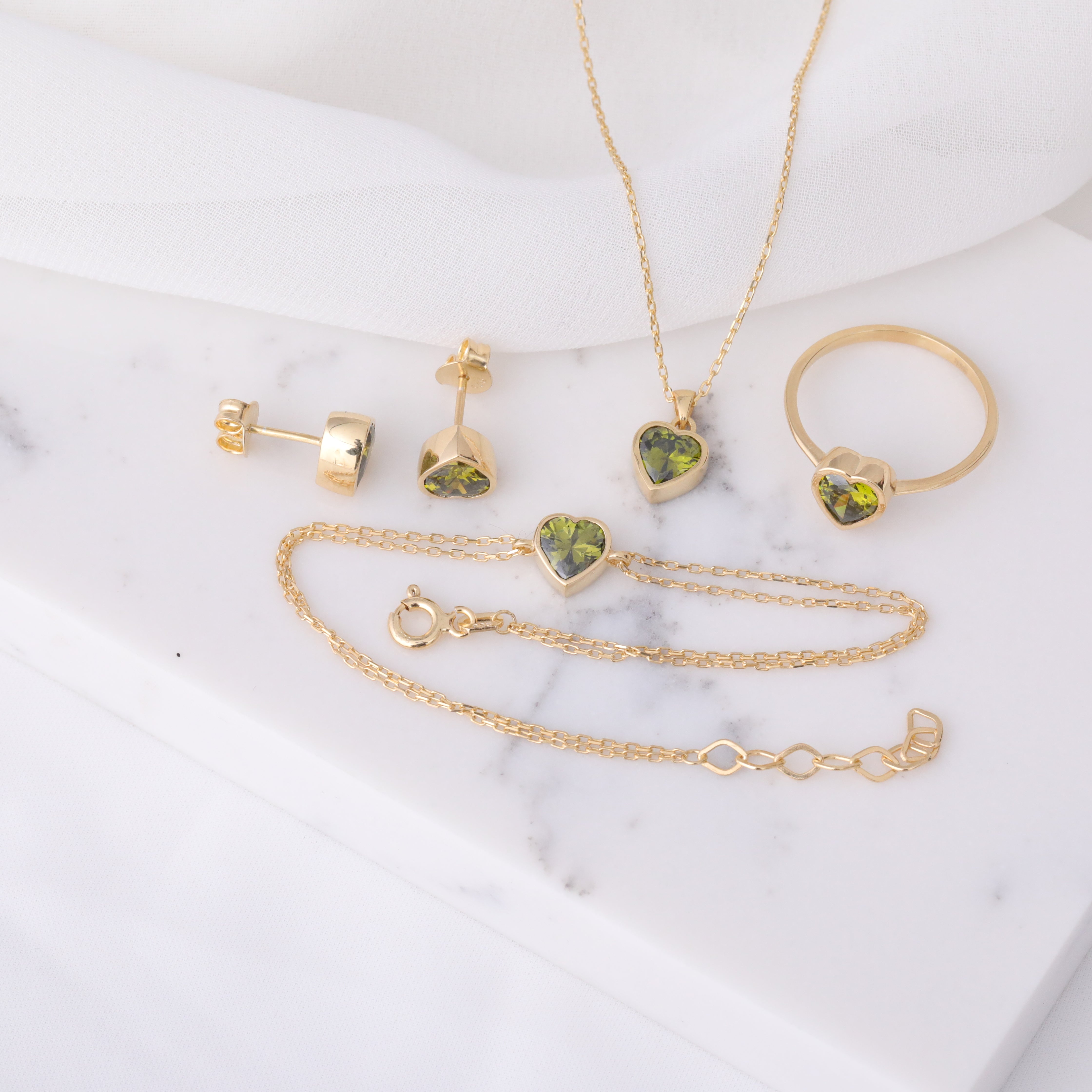 Heart Peridot Bezel Necklace in 14K Solid Gold, August Birthstone Charm Pendant Queen Jewelry Necklace