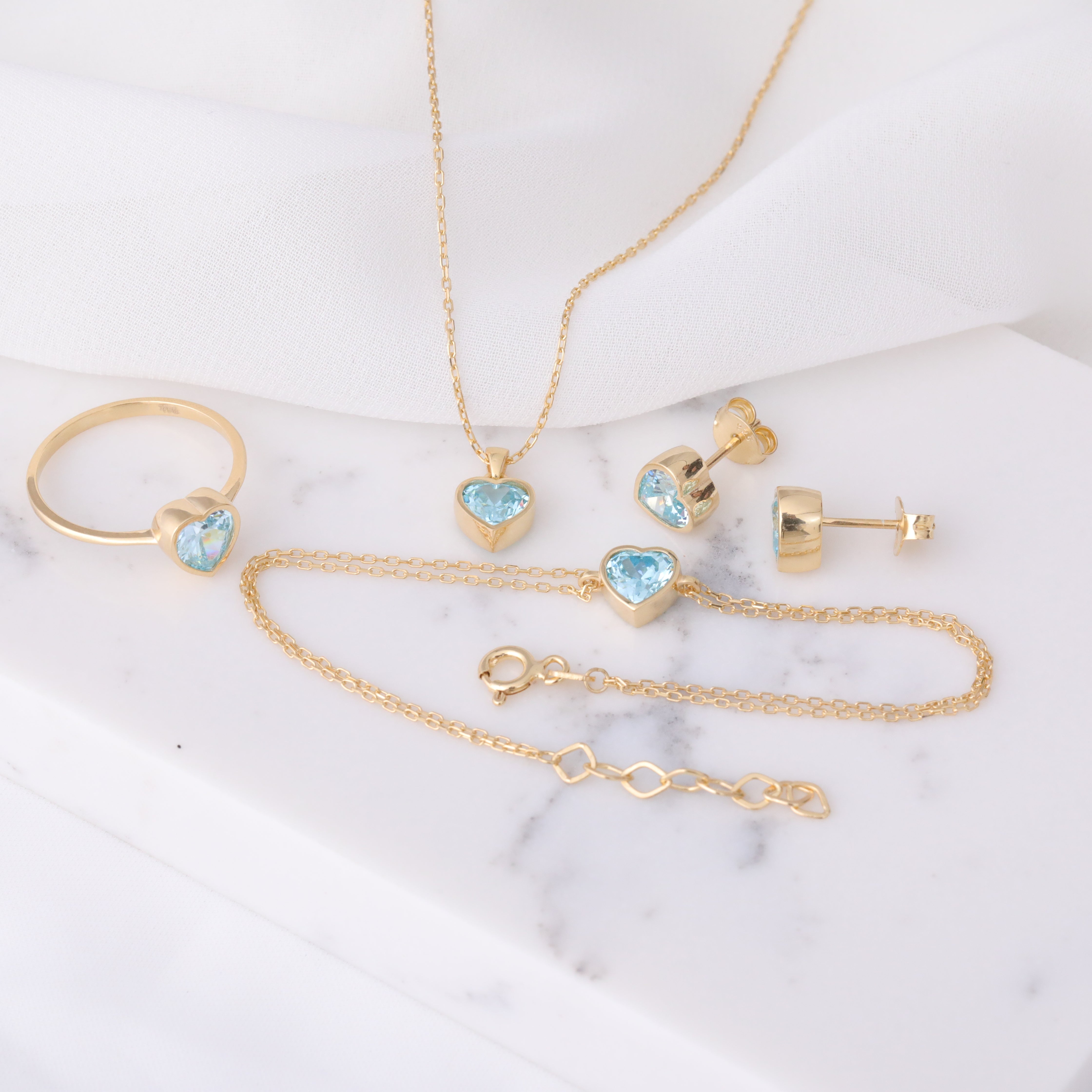 Heart Aquamarine Bezel Necklace in 14K Solid Gold, March Birthstone Charm Pendant Queen Jewelry Necklace