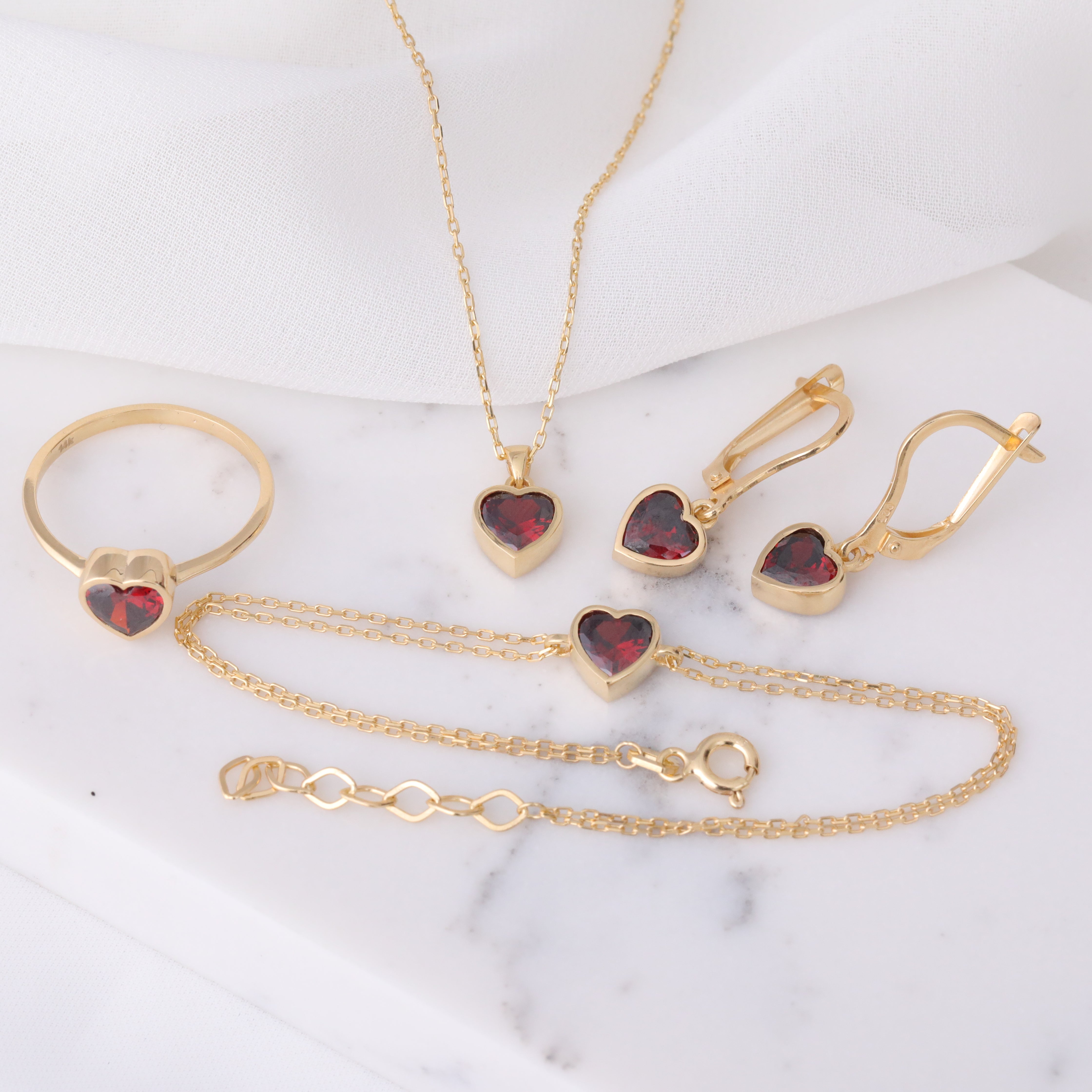 Heart Garnet Bezel Necklace in 14K Solid Gold, January Birthstone Charm Pendant Queen Jewelry Necklace