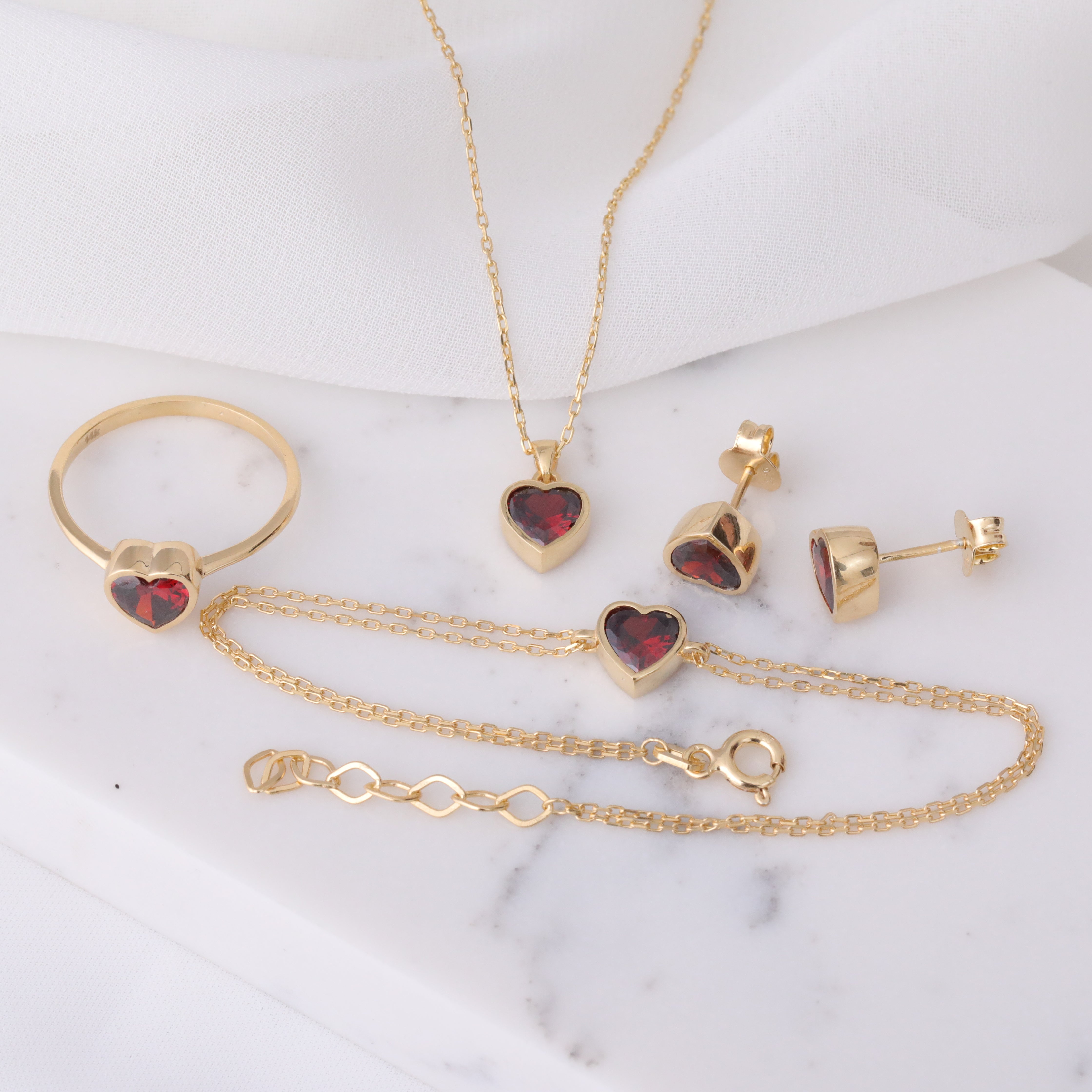 Heart Garnet Bezel Necklace in 14K Solid Gold, January Birthstone Charm Pendant Queen Jewelry Necklace