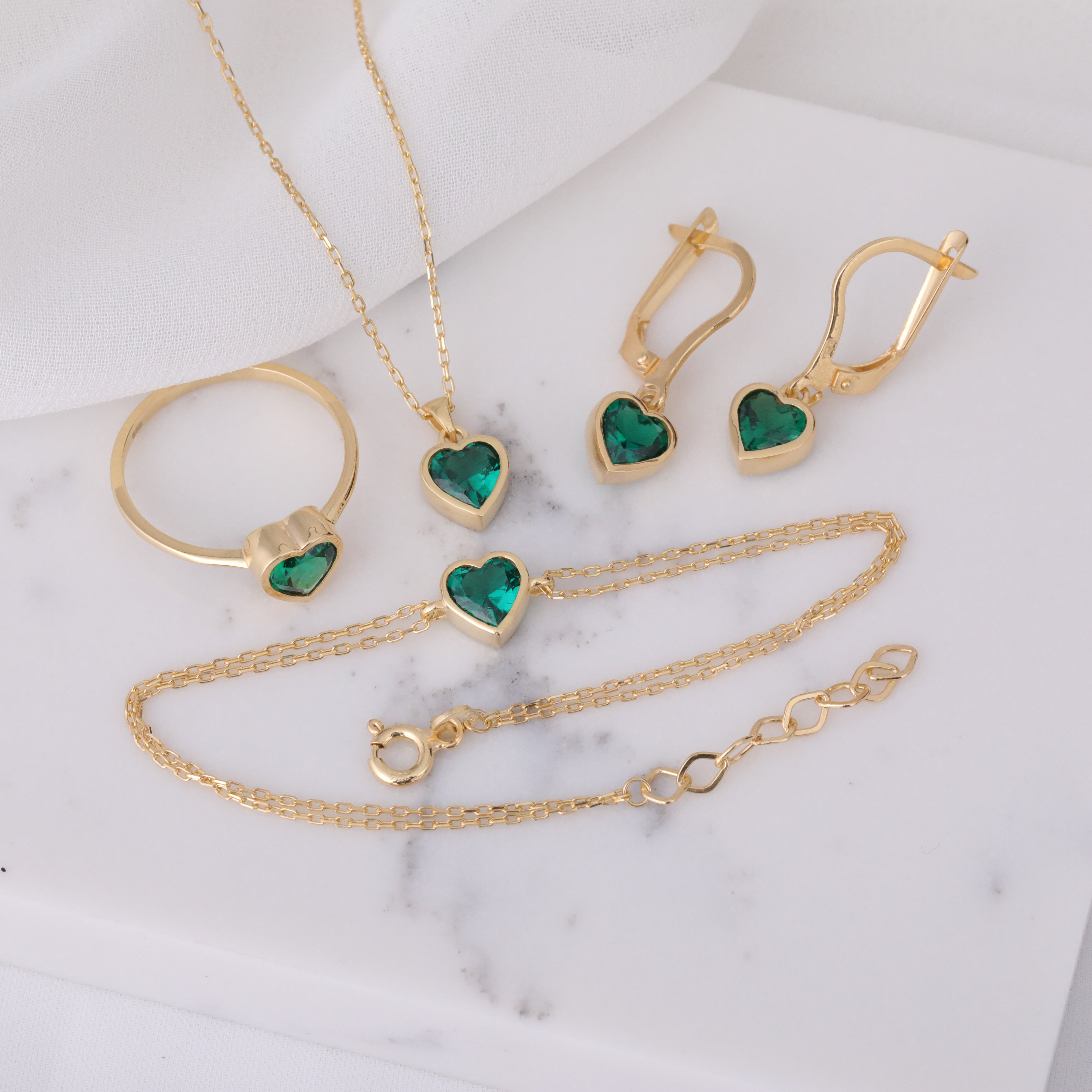 Heart Emerald Bezel Necklace in 14K Solid Gold, May Birthstone Charm Pendant Queen Jewelry Necklace