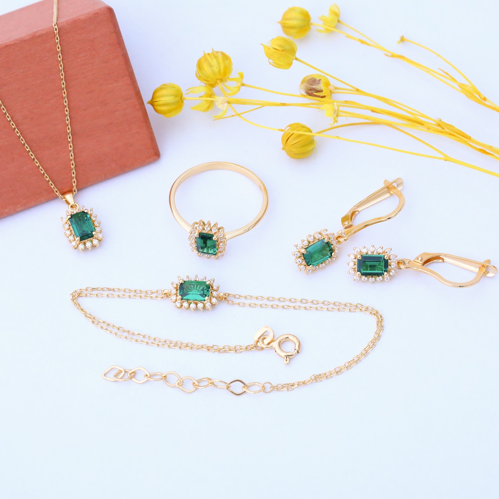 Emerald Rectangle Necklace Surrounded by Real Diamonds in 14K Solid Gold, May Birthstone Jewelry Queen Jewelry Necklace