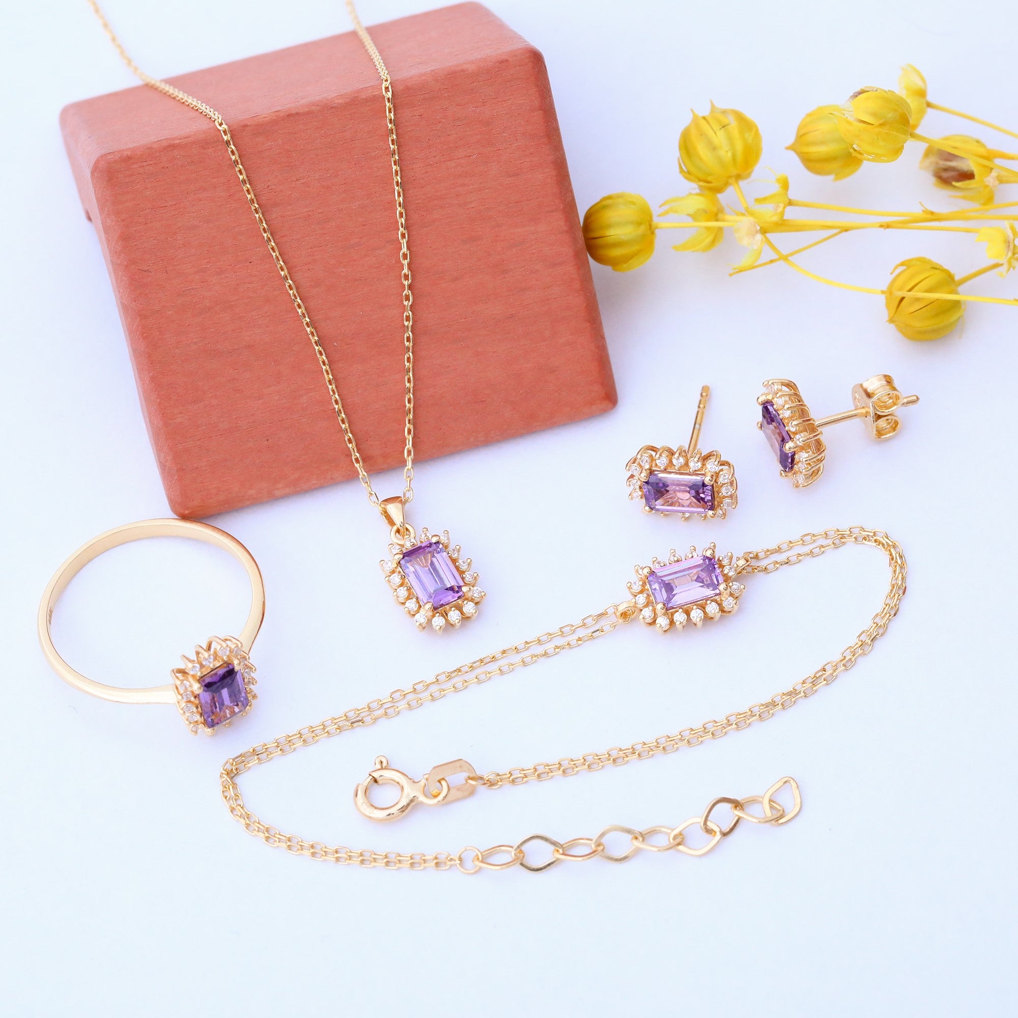 Alexandrite Rectangle Necklace Surrounded by Real Diamonds in 14K Solid Gold, June Birthstone Jewelry Queen Jewelry Necklace