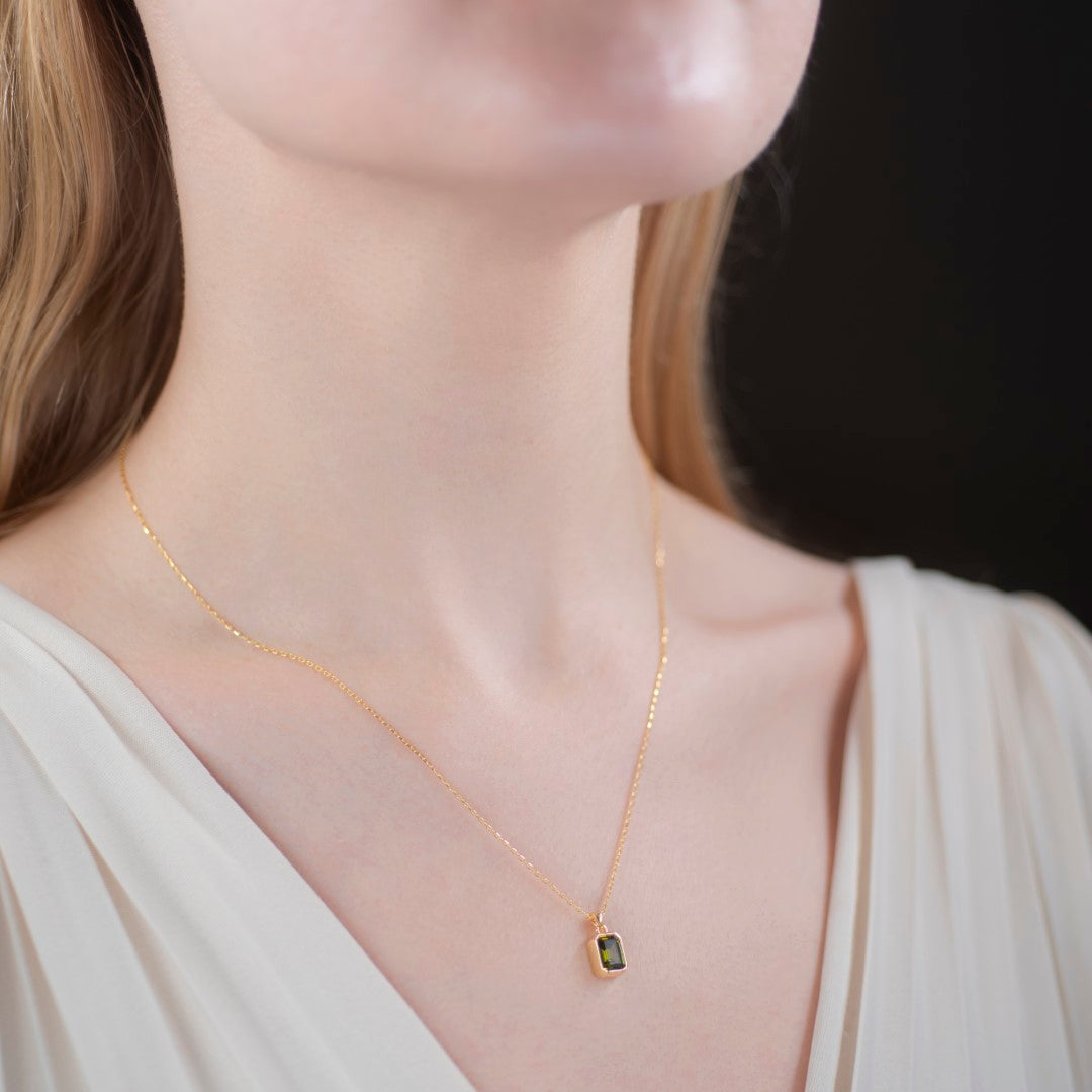 Peridot Rectangle Bezel Necklace 14K Solid Gold, August Birthstone Pendant Queen Jewelry Necklace