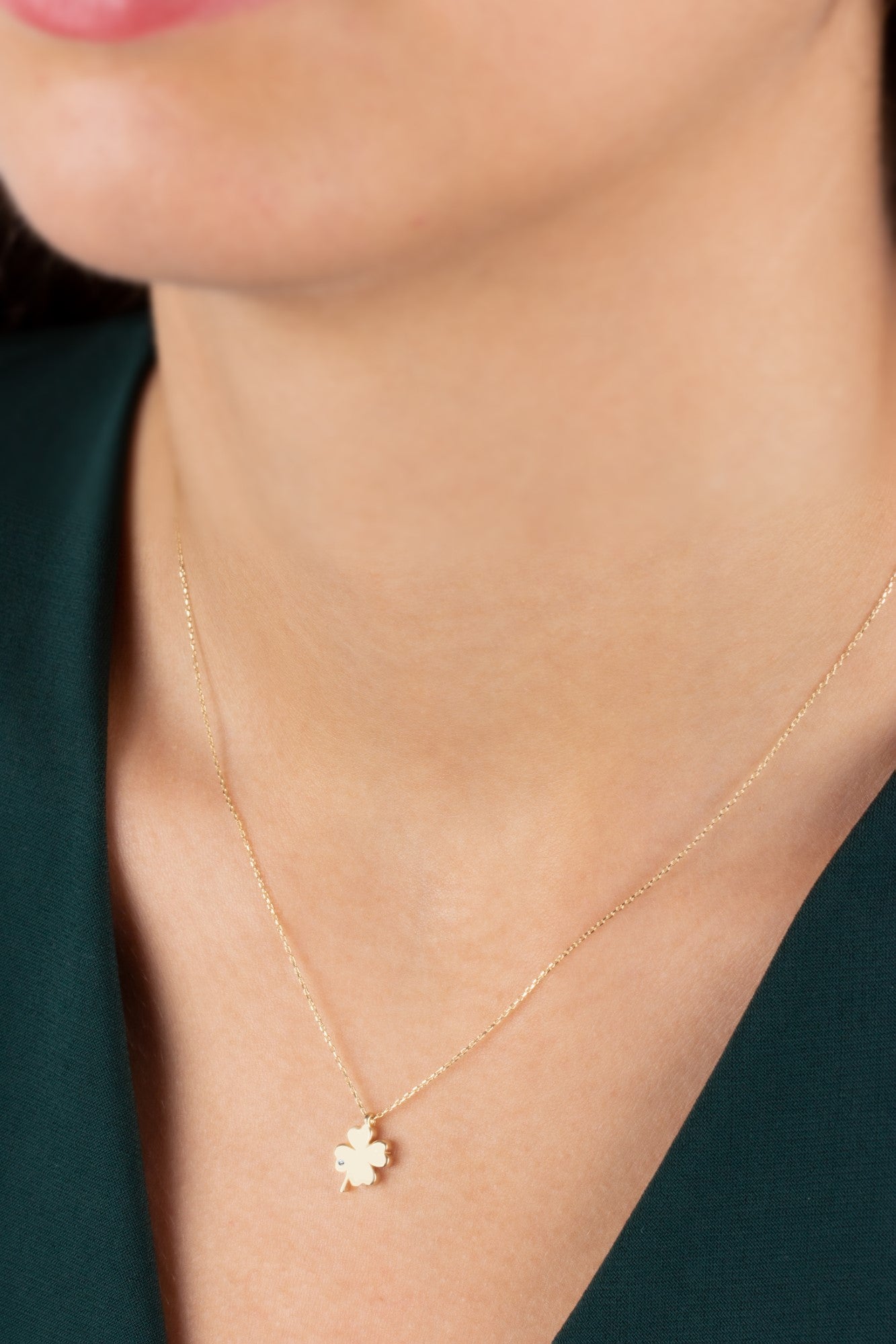 4 Leaf Clover Necklace with Real Diamond | 14K Solid Gold Queen Jewelry Necklace