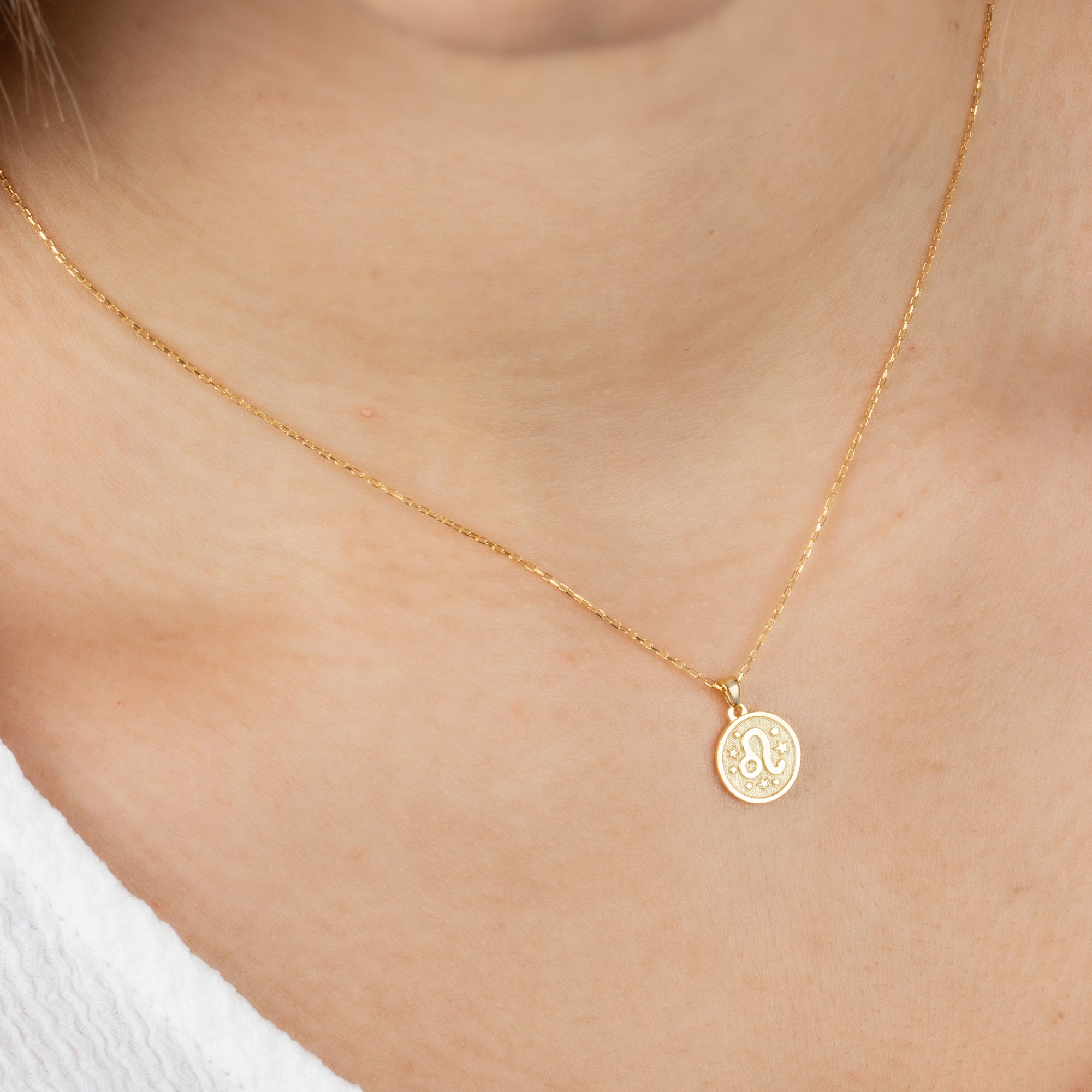 Leo Zodiac Sign 14K Solid Gold Necklace, Minimalist Horoscope Symbol Pendant Queen Jewelry Necklace
