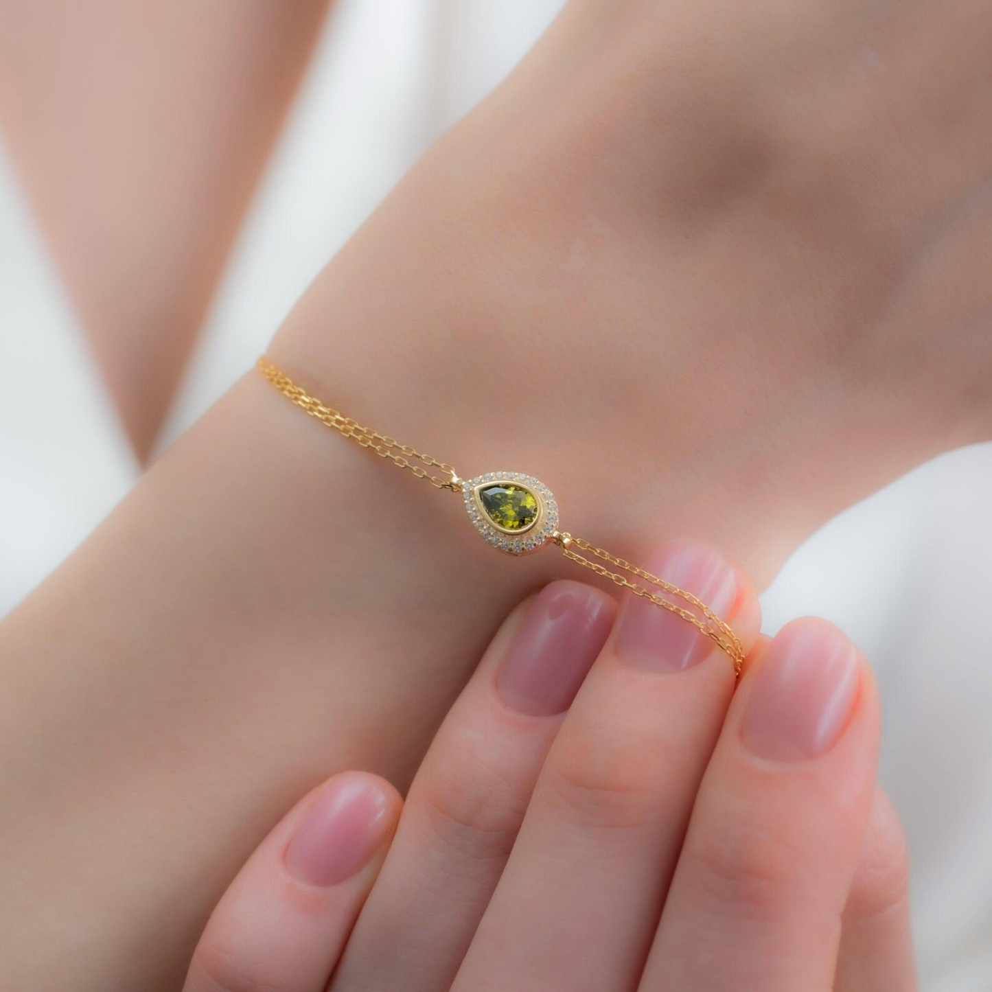 Peridot Bezel Drop Bracelet with Real Diamonds in 8K/10K/14K Solid Gold | August Birthstone Jewelry