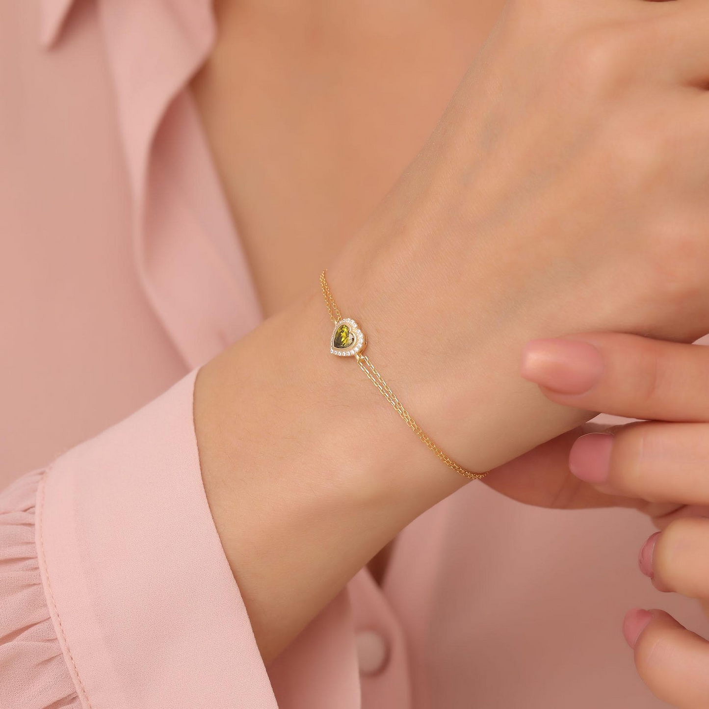 Peridot Bezel Heart Bracelet with Real Diamonds in 8K/10K/14K Solid Gold | August Birthstone Jewelry