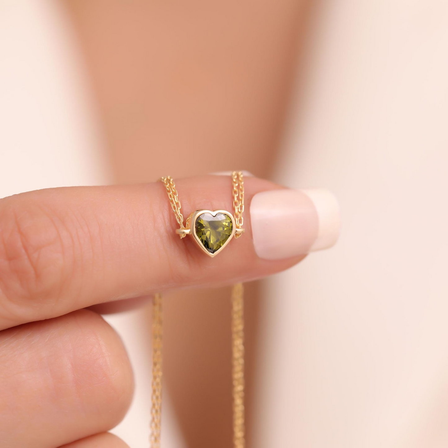 Heart Peridot Bezel Bracelet in 10K/14K Solid Gold | August Birthstone