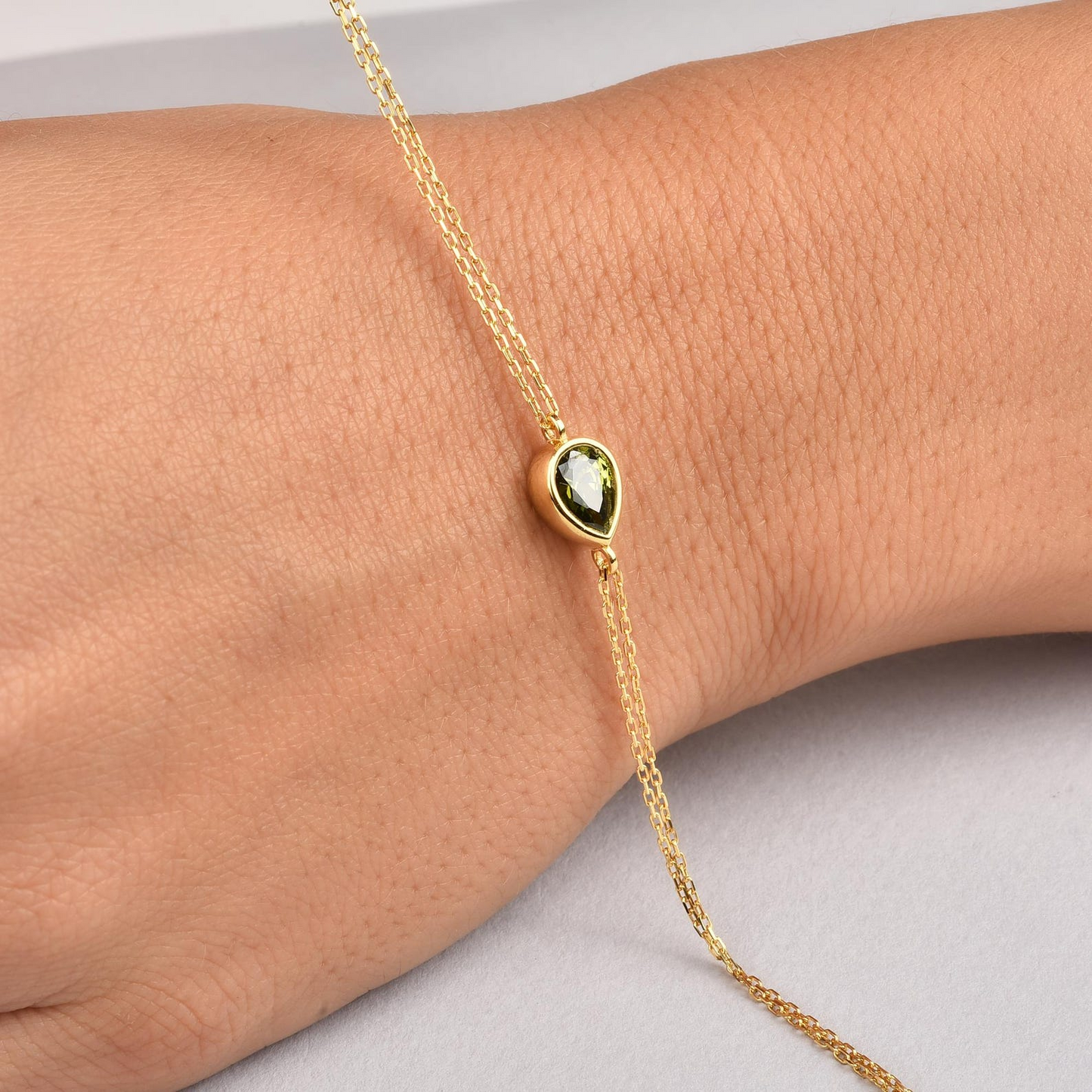 Peridot Drop Bezel Bracelet in 10K/14K Solid Gold, August Birthstone Jewelry