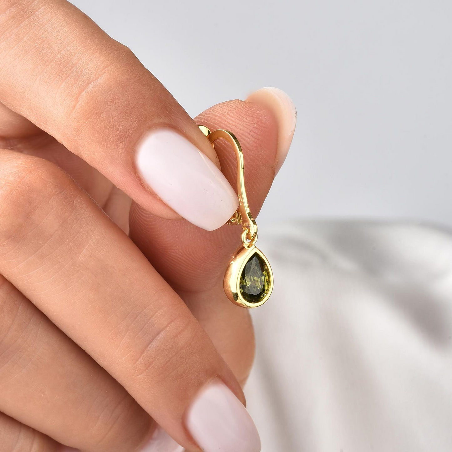 Peridot Bezel Dangle Drop Earrings in 8K/10K/14K Solid Gold, August Birthstone Jewelry