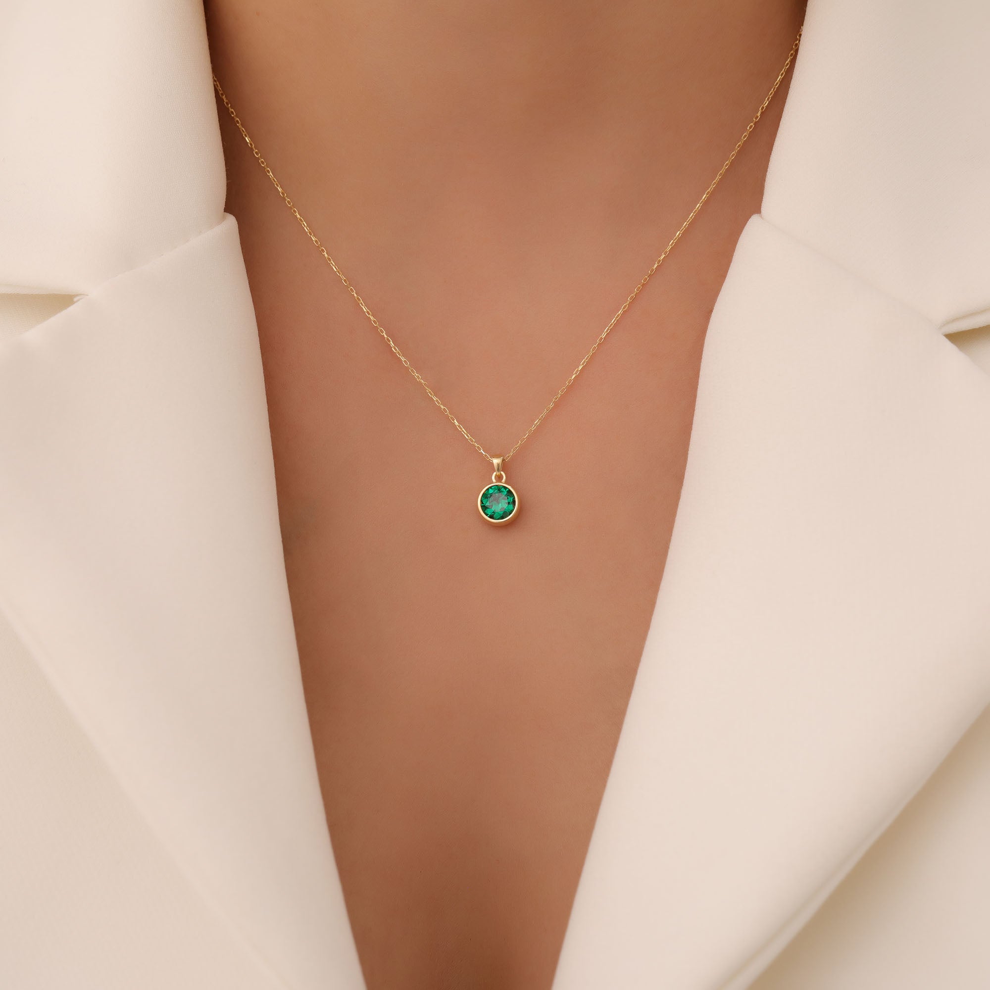 Round Emerald Bezel Necklace in 14K Solid Gold | May Birthstone Pendant Queen Jewelry Necklace