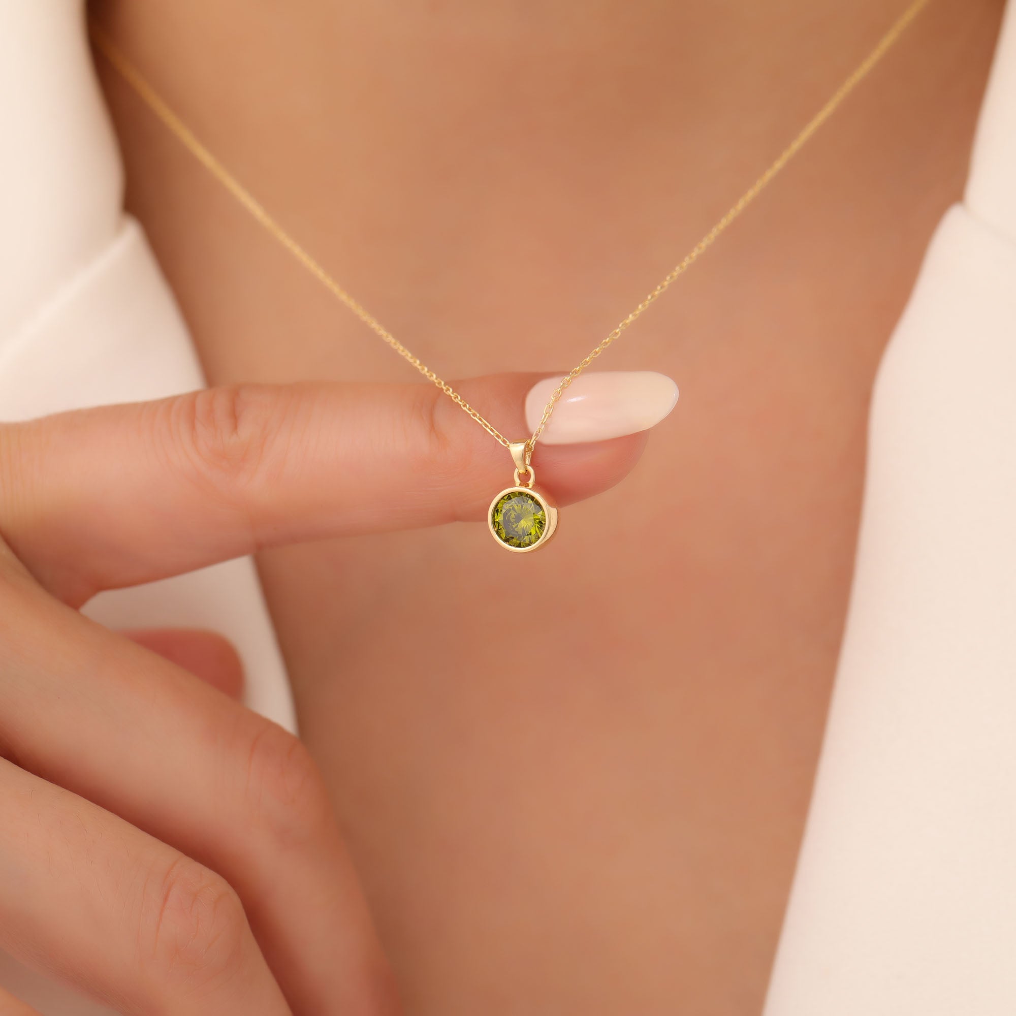 Round Peridot Bezel Necklace in 14K Solid Gold | August Birthstone Pendant Queen Jewelry Necklace