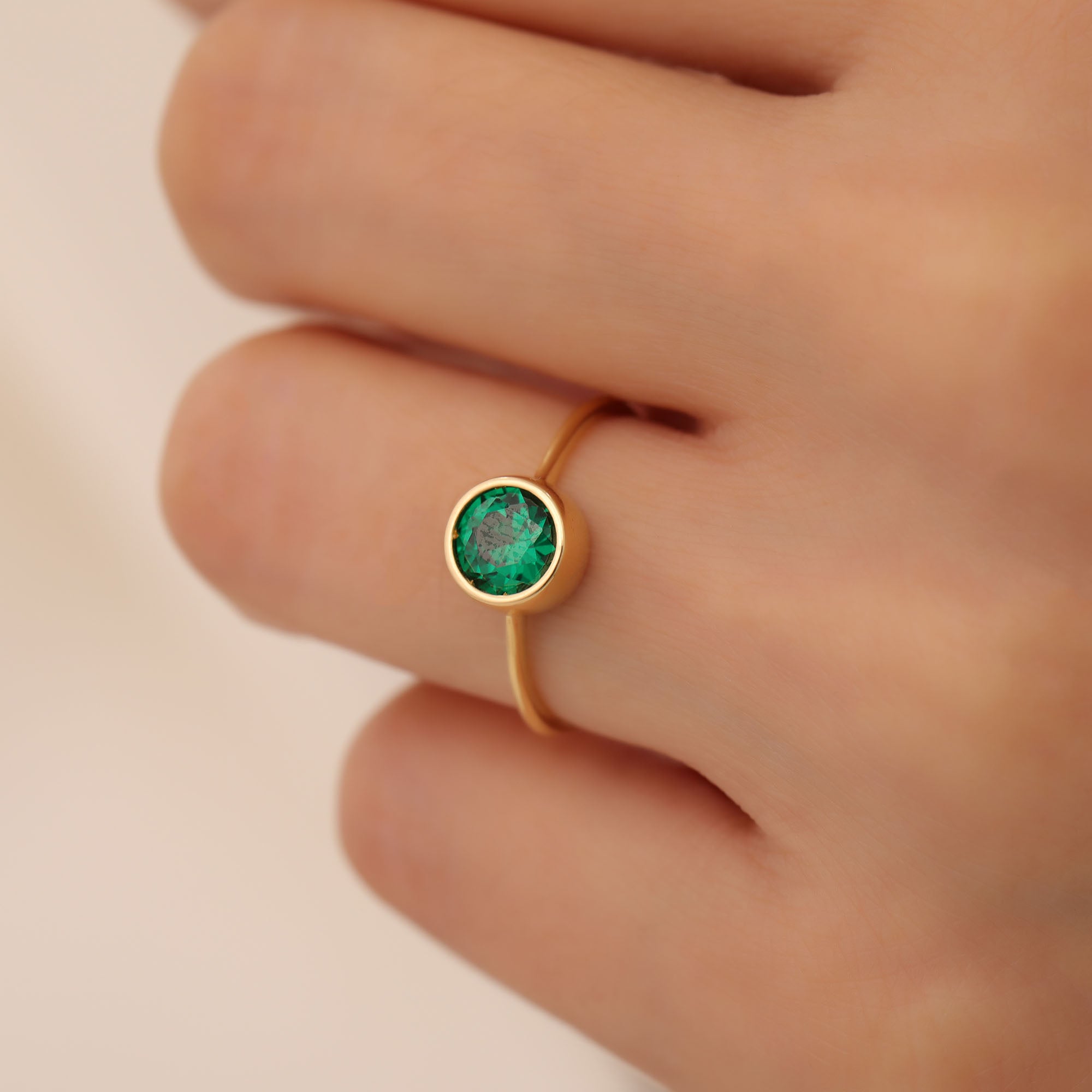 Round Emerald Bezel Ring in 14K Solid Gold | May Birthstone Queen Jewelry Rings