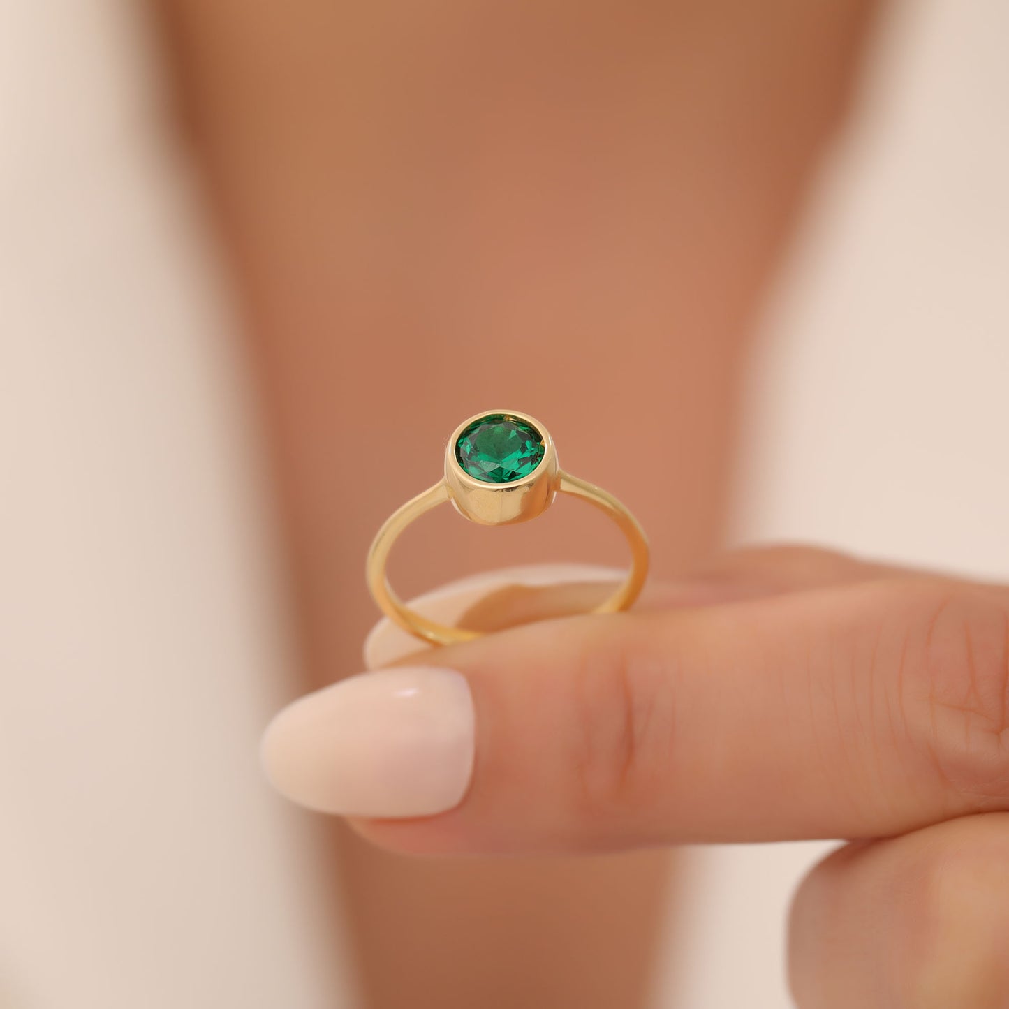 Round Emerald Bezel Ring in 14K Solid Gold | May Birthstone Queen Jewelry Rings