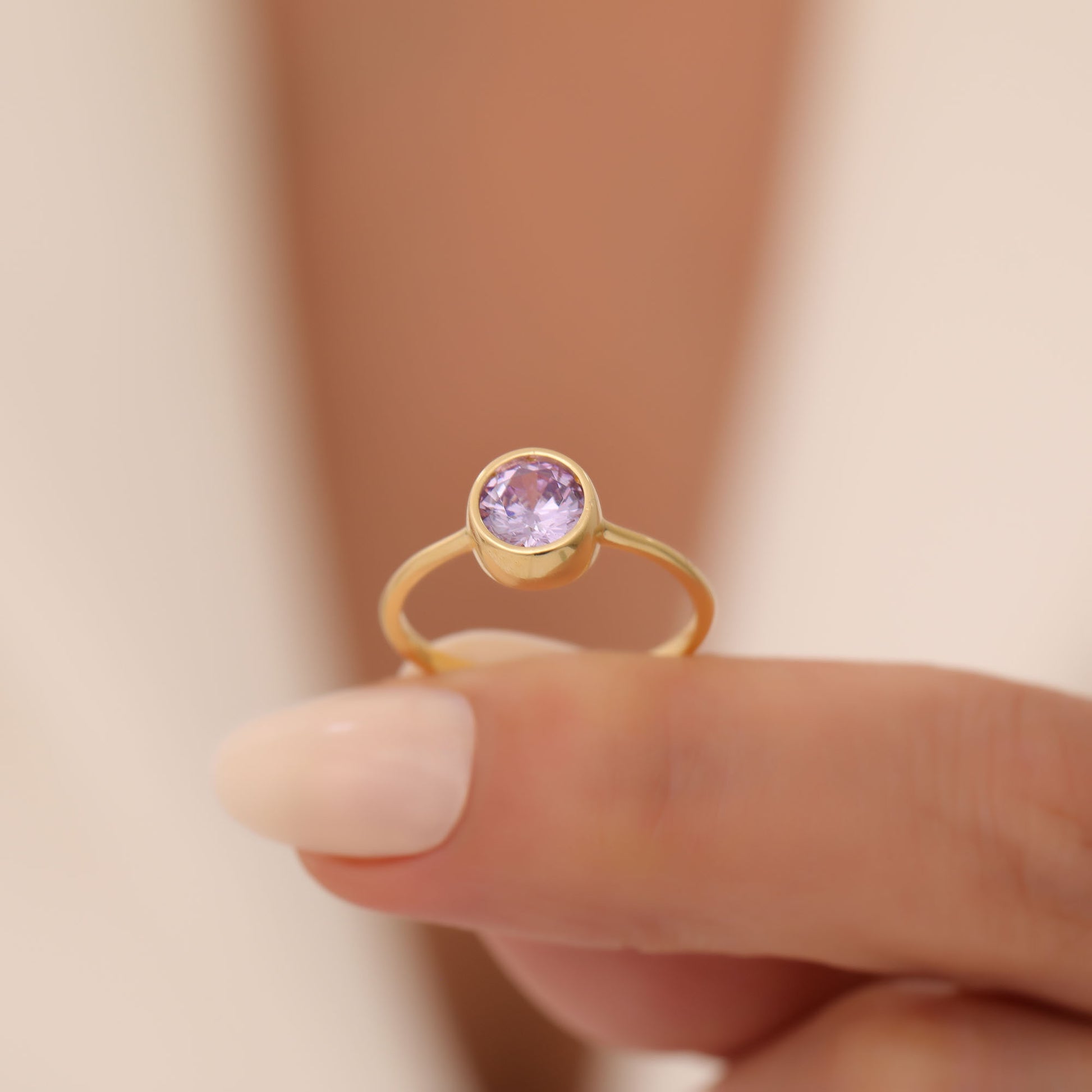 Round Alexandrite Bezel Ring in 14K Solid Gold | June Birthstone Queen Jewelry Rings