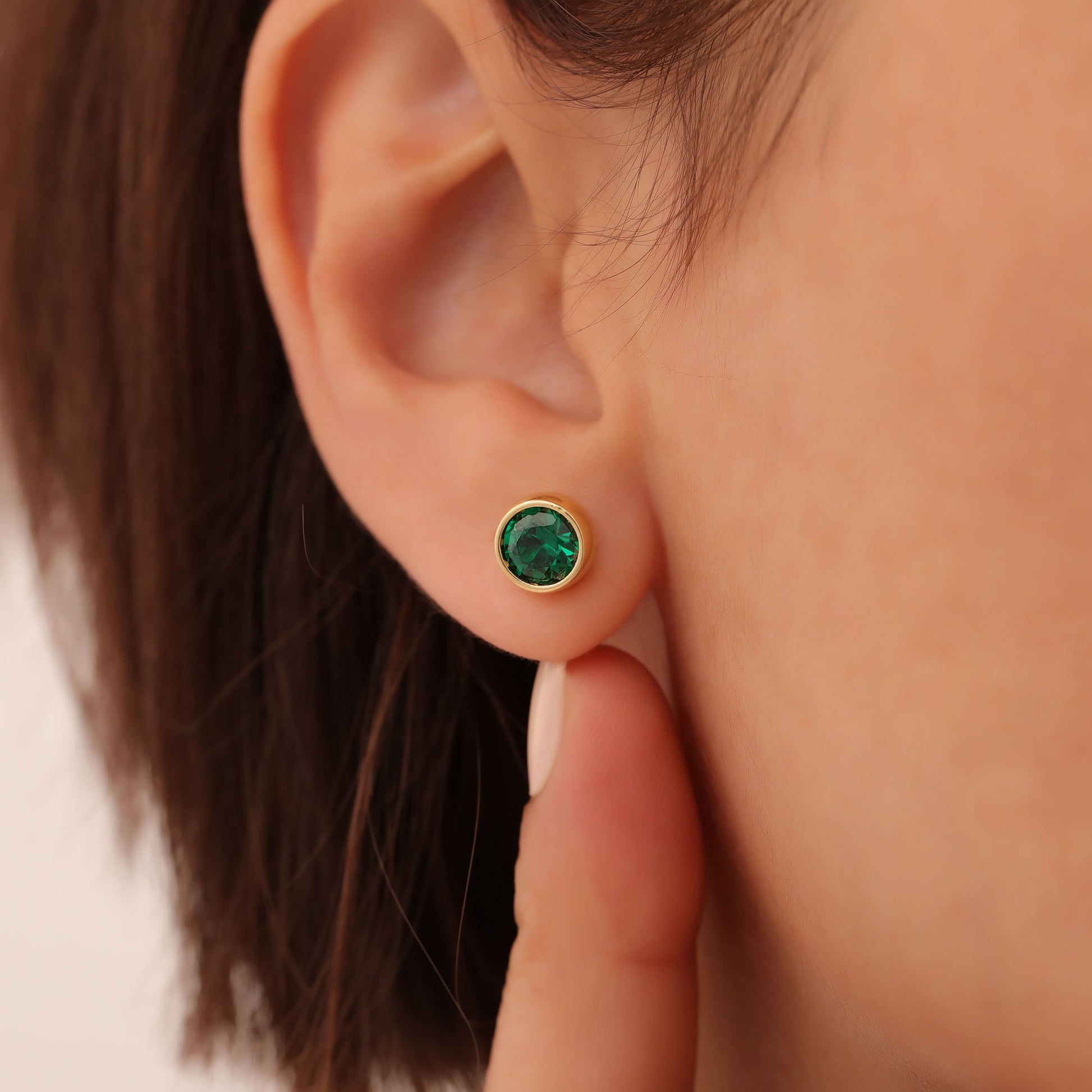 Round Emerald Bezel Stud Earrings in 14K Solid Gold | May Birthstone Queen Jewelry Earrings