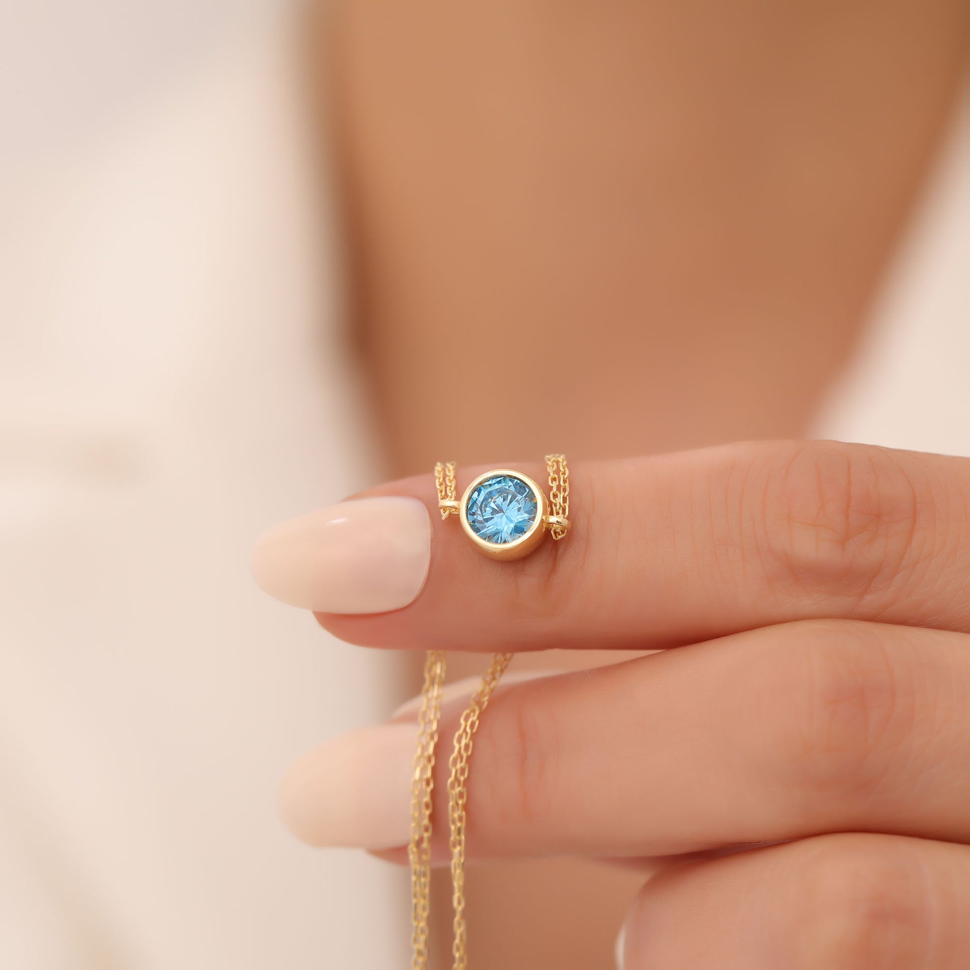 Round Blue Topaz Bezel Bracelet in 14K Solid Gold | December Birthstone Queen Jewelry Bracelet