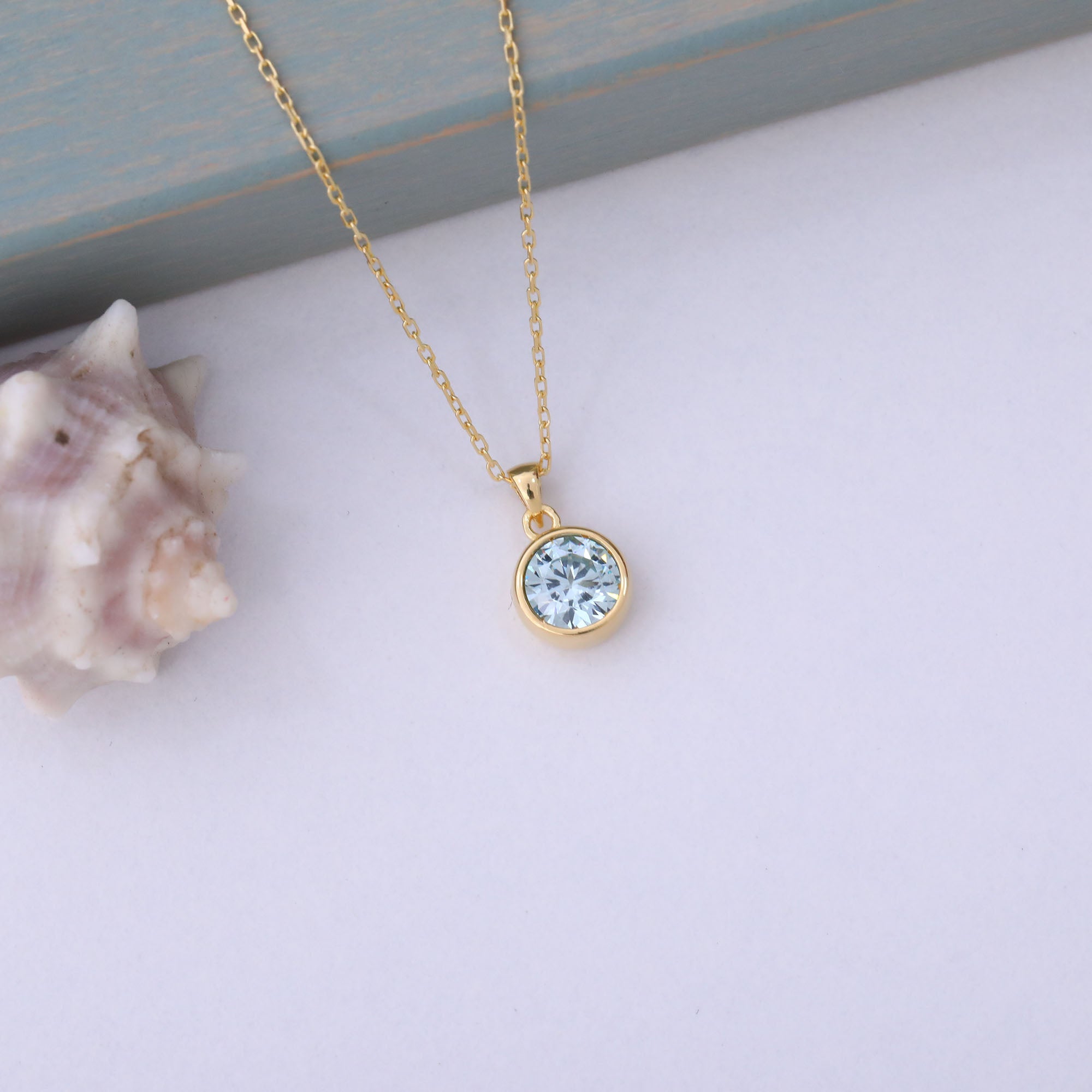 Round Aquamarine Bezel Necklace in 14K Solid Gold | March Birthstone Pendant Queen Jewelry Necklace