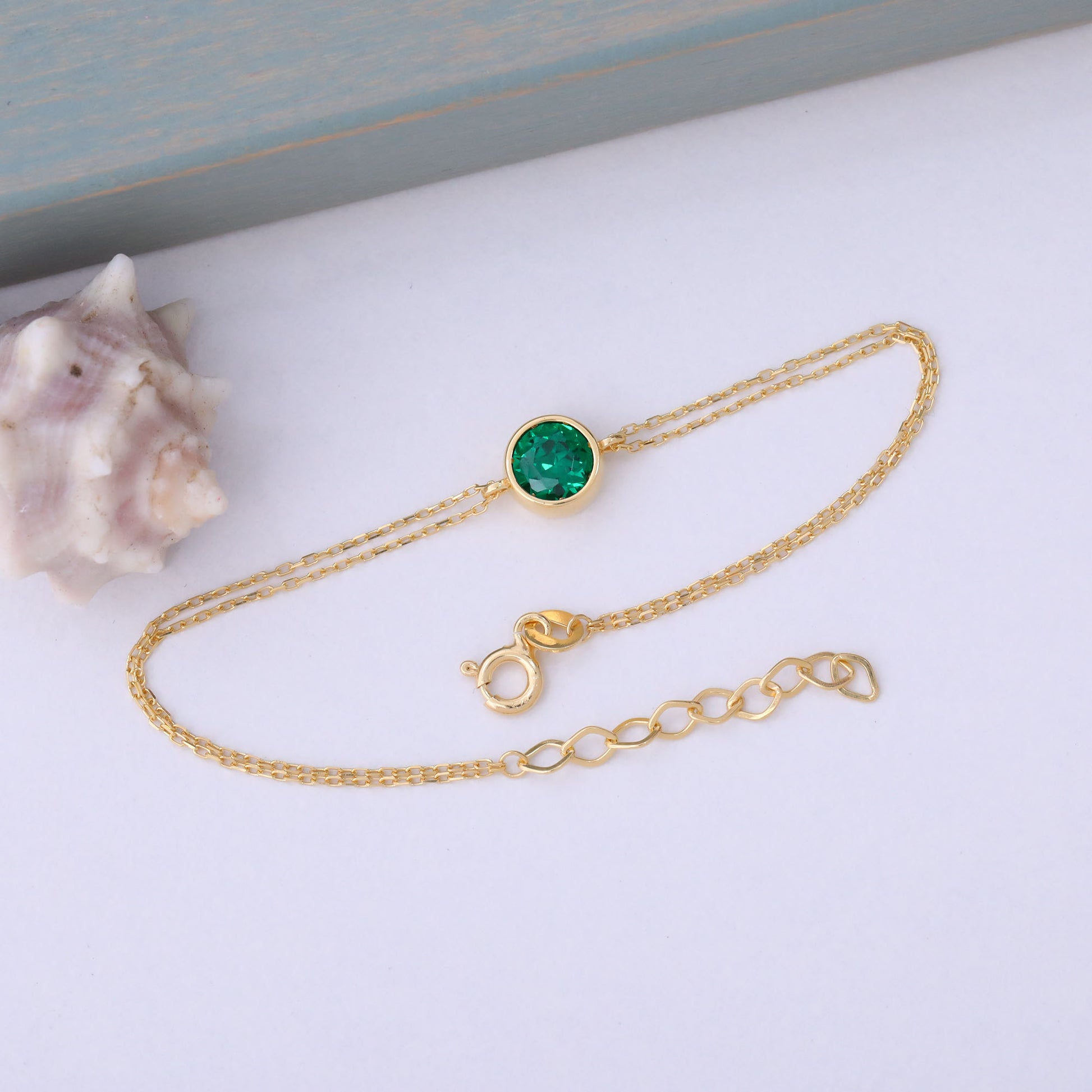 Round Emerald Bezel Bracelet in 14K Solid Gold | May Birthstone Queen Jewelry Bracelet