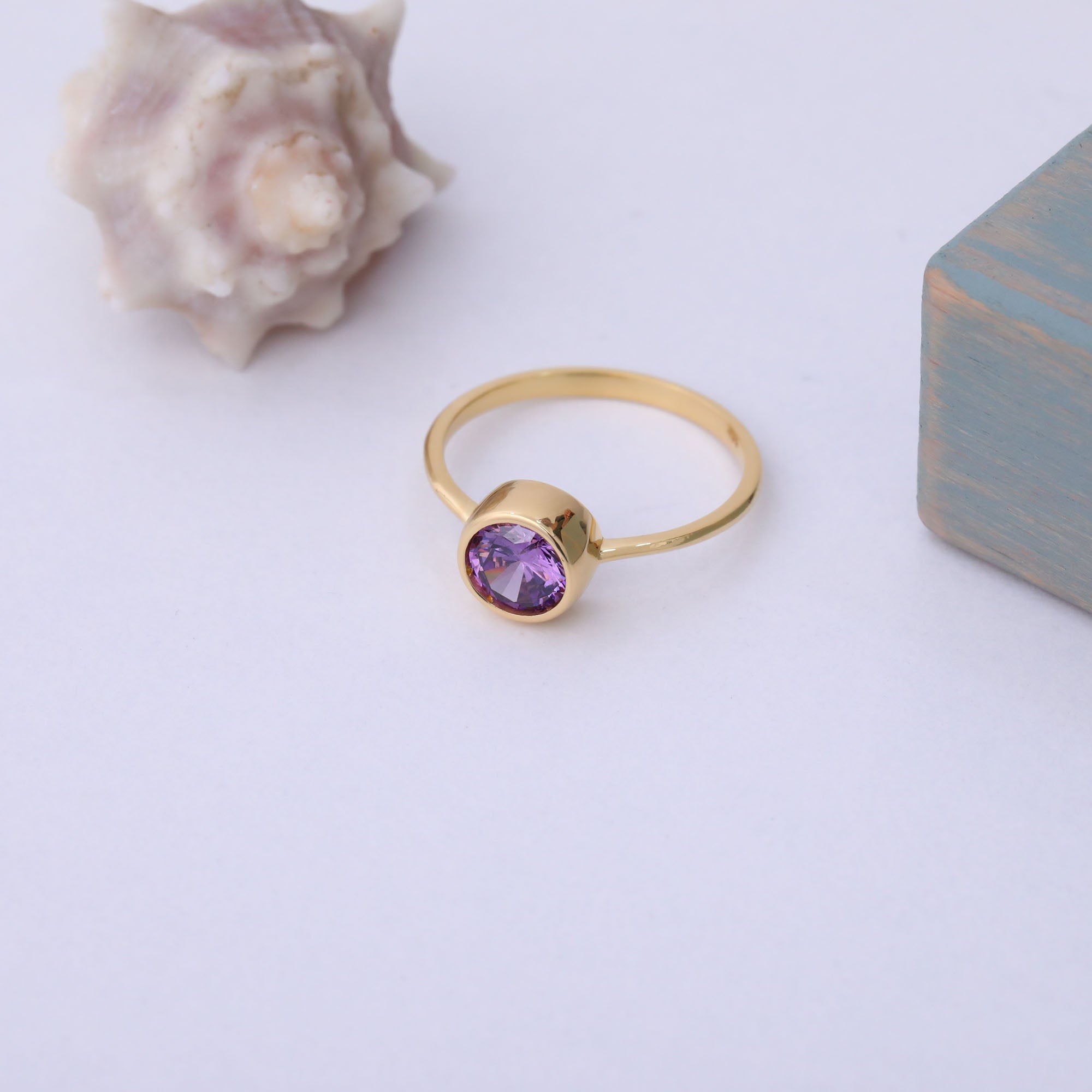 Round Amethyst Bezel Ring in 14K Solid Gold | February Birthstone Queen Jewelry Rings