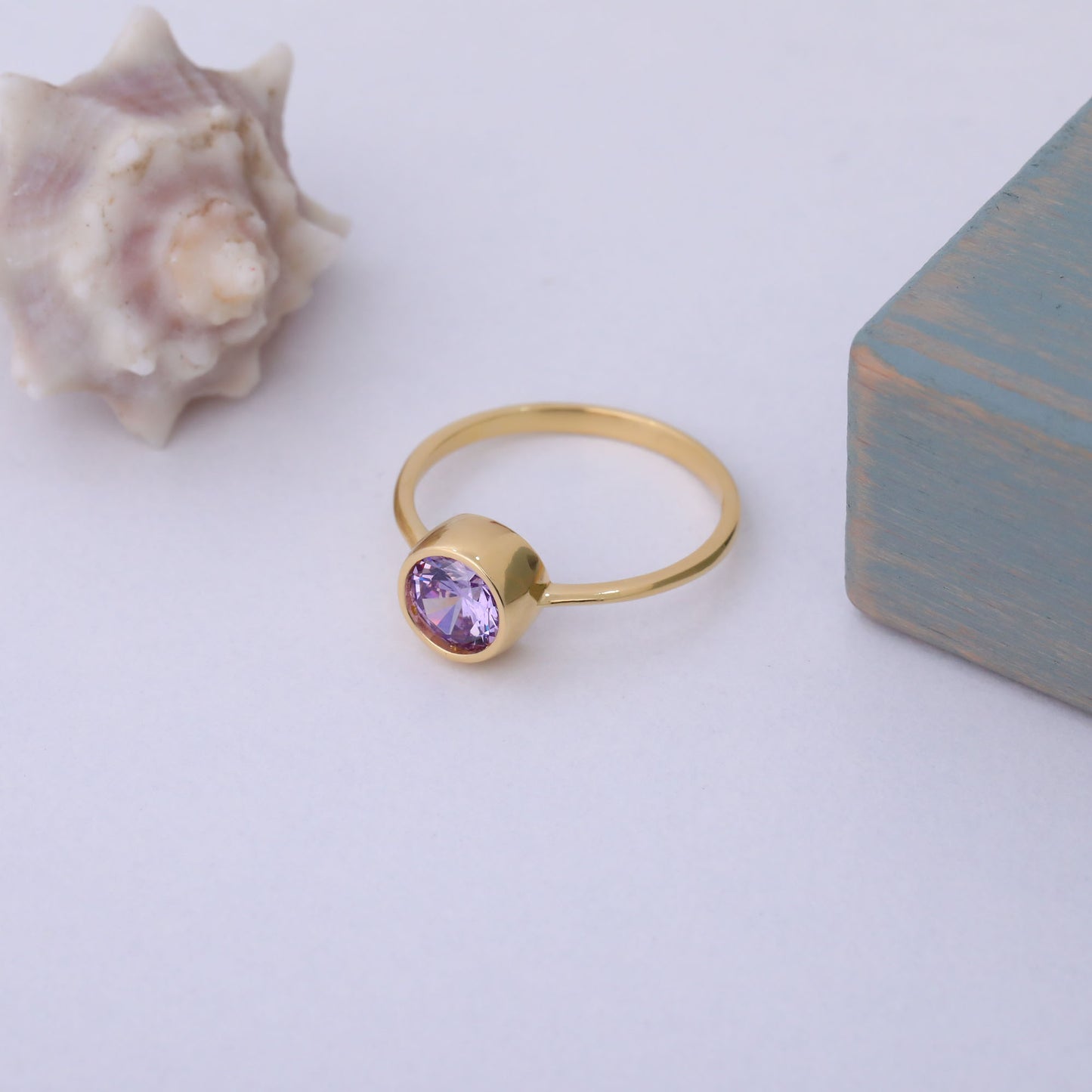 Round Alexandrite Bezel Ring in 14K Solid Gold | June Birthstone Queen Jewelry Rings