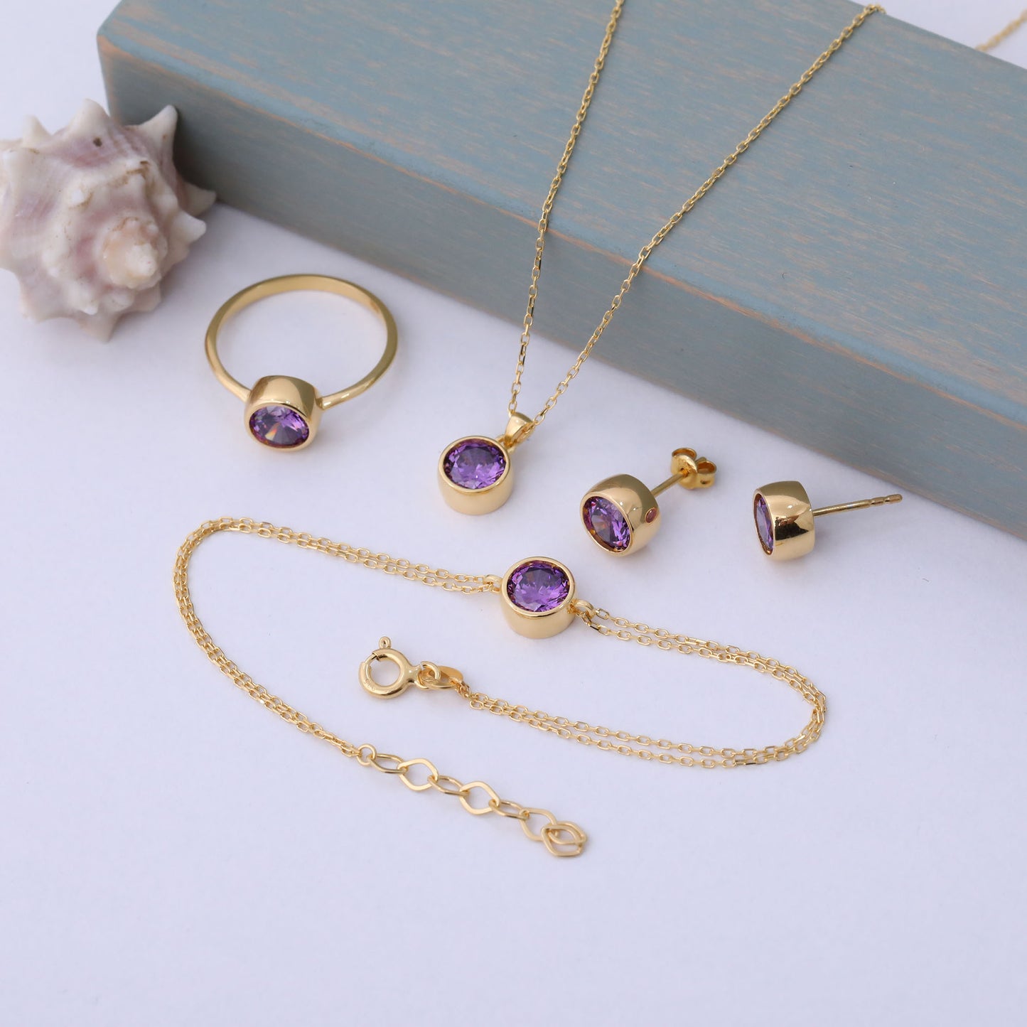 Round Amethyst Bezel Bracelet in 14K Solid Gold | February Birthstone Queen Jewelry Bracelet
