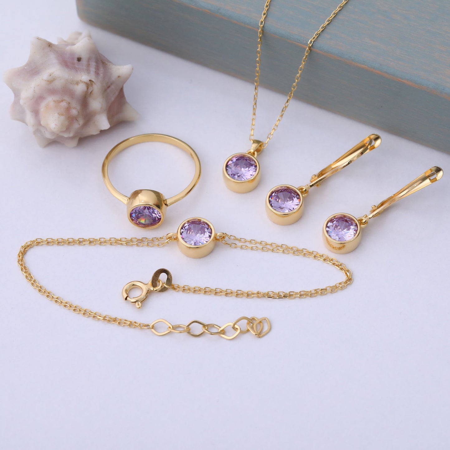 Round Alexandrite Bezel Bracelet in 14K Solid Gold | June Birthstone Queen Jewelry Bracelet