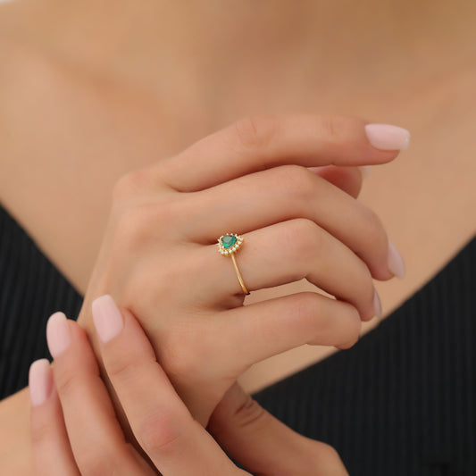 Emerald Heart Ring by 16 Real Diamonds in 14K Solid Gold, May Birthstone Jewelry Queen Jewelry Rings