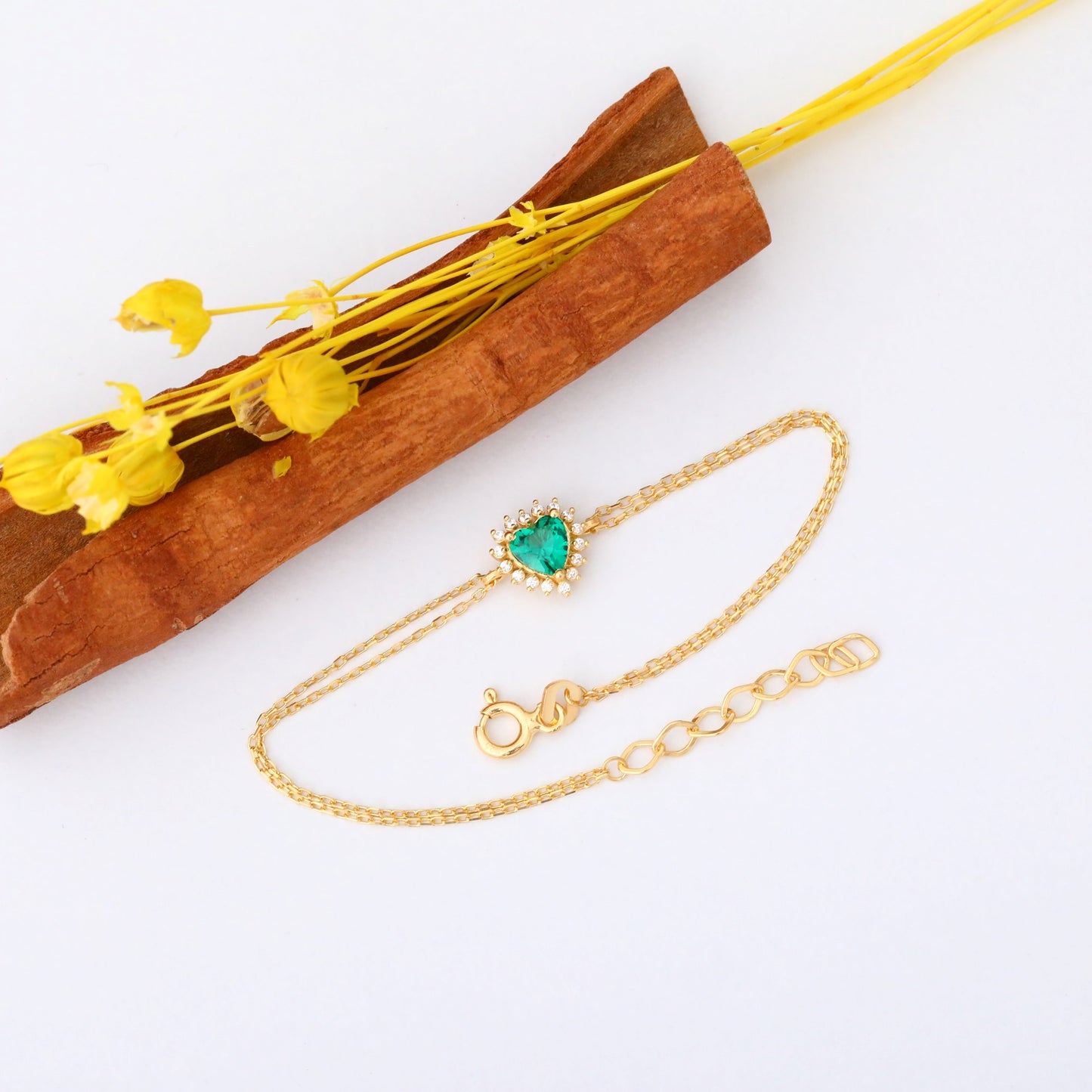 Emerald Heart Bracelet by 16 Real Diamonds in 14K Solid Gold, May Birthstone Jewelry Queen Jewelry Bracelet