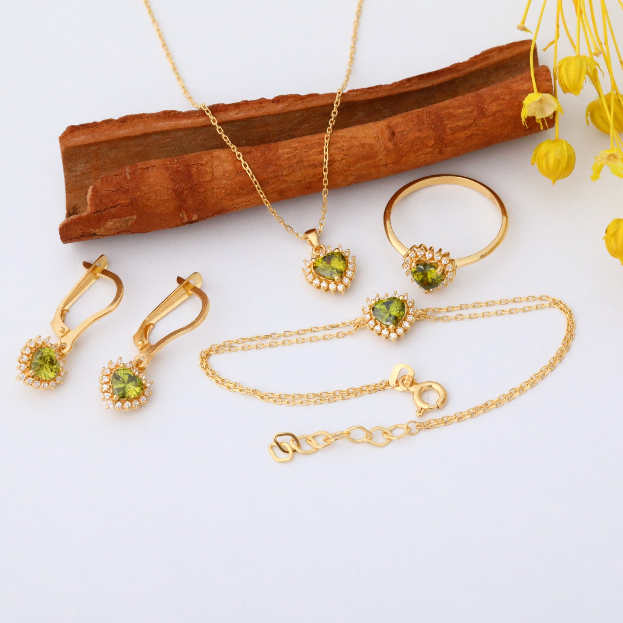 Peridot Heart Ring by 16 Real Diamonds in 14K Solid Gold, August Birthstone Jewelry Queen Jewelry Rings
