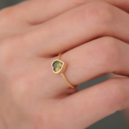 Heart Peridot Bezel Ring in 14K Solid Gold, August Birthstone Jewelry Queen Jewelry Rings
