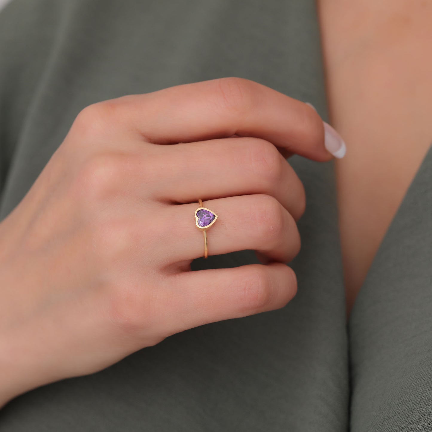 Heart Amethyst Bezel Ring in 14K Solid Gold, February Birthstone Jewelry Queen Jewelry Rings