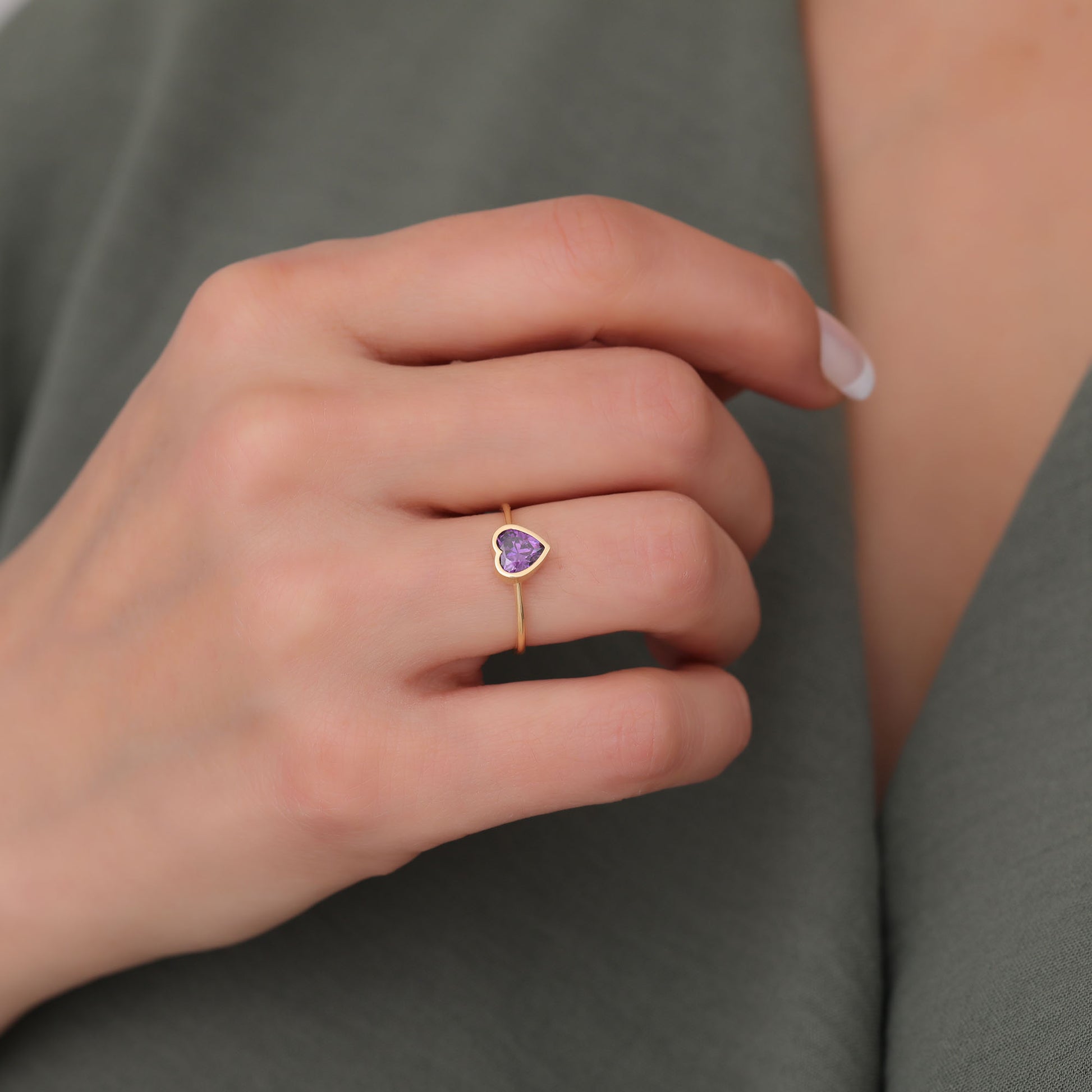 Heart Amethyst Bezel Ring in 14K Solid Gold, February Birthstone Jewelry Queen Jewelry Rings