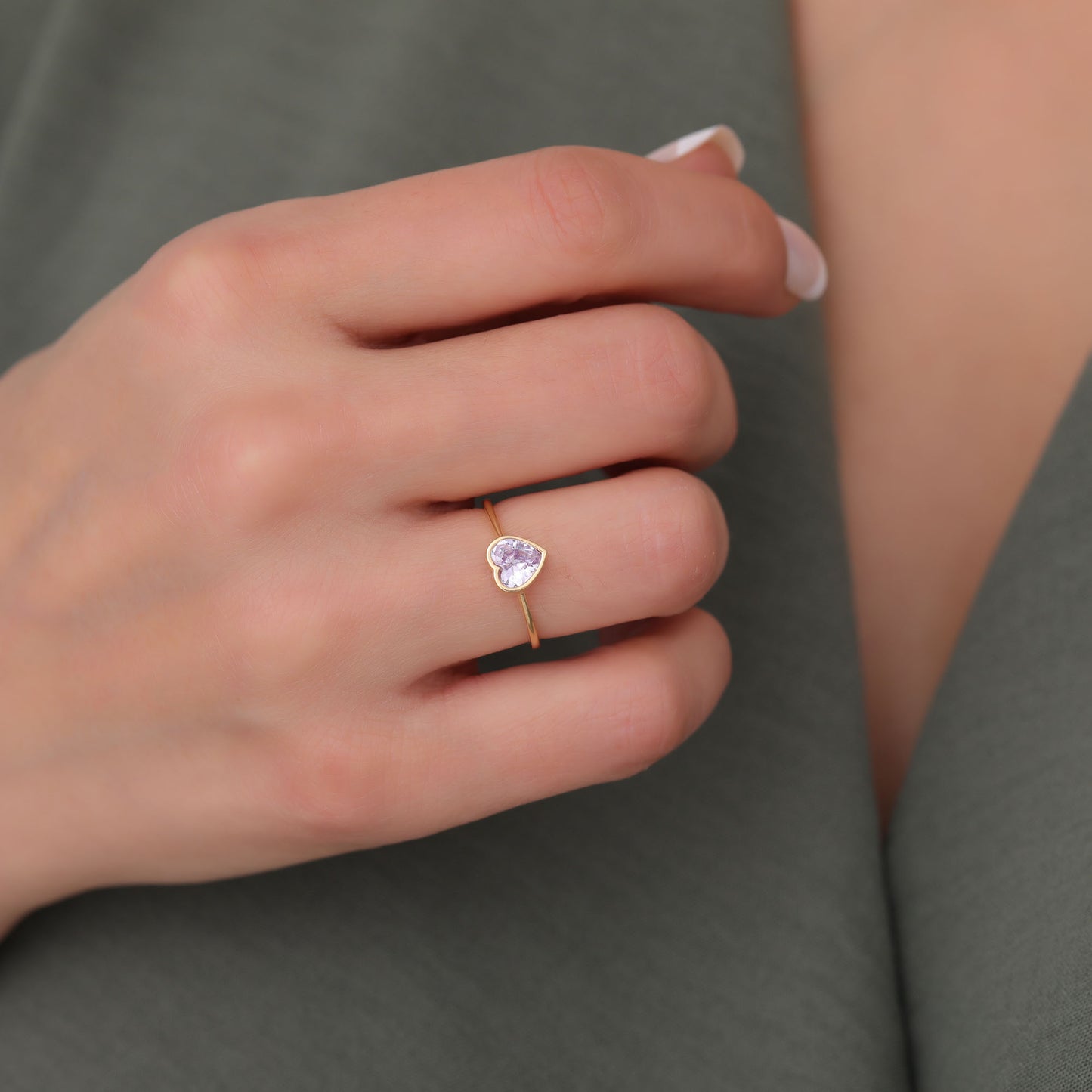 Heart Alexandrite Bezel Ring in 14K Solid Gold, June Birthstone Jewelry Queen Jewelry Rings
