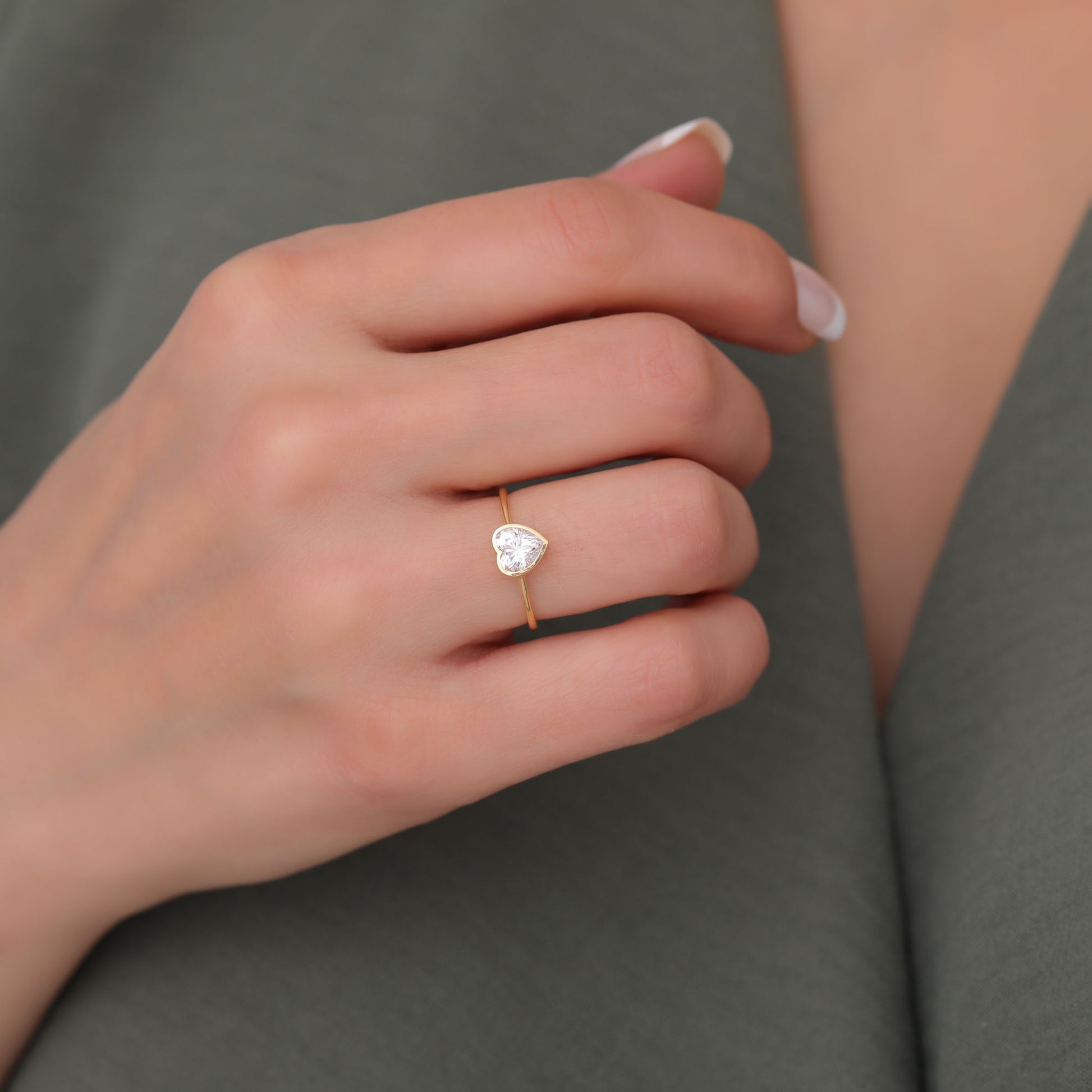 Heart White Topaz Bezel Ring in 14K Solid Gold, April Birthstone Jewelry Queen Jewelry Rings