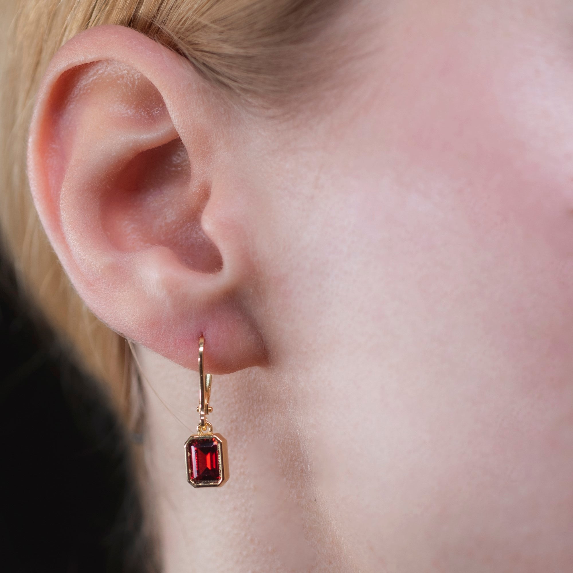Rectangle Garnet Dangling Earrings in 14K Solid Gold, January Birthstone Baguette Cut Jewelry Queen Jewelry Earrings