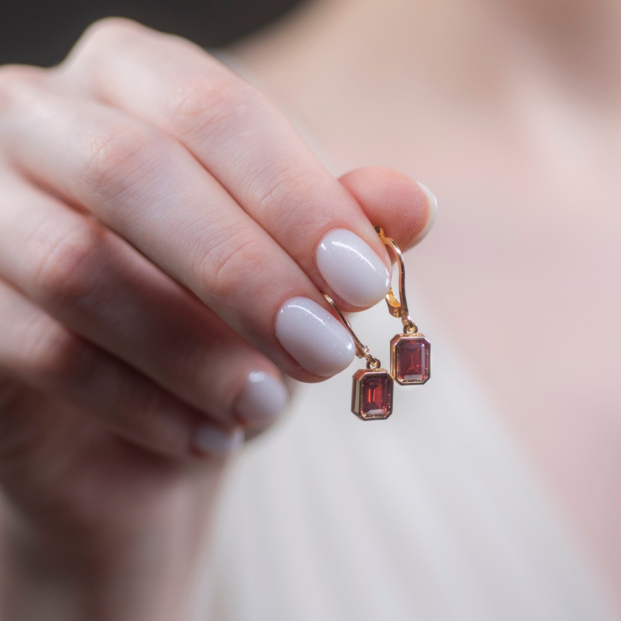 Rectangle Garnet Dangling Earrings in 14K Solid Gold, January Birthstone Baguette Cut Jewelry Queen Jewelry Earrings