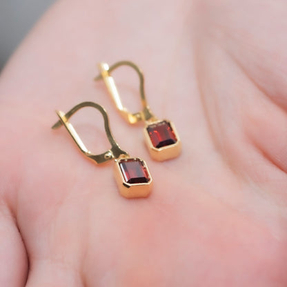 Rectangle Garnet Dangling Earrings in 14K Solid Gold, January Birthstone Baguette Cut Jewelry Queen Jewelry Earrings