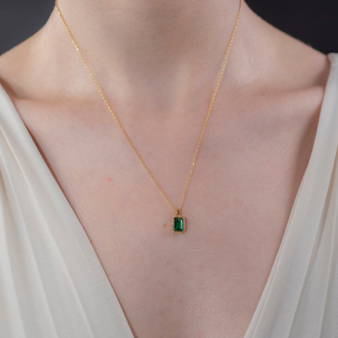 Emerald Rectangle Bezel Necklace 14K Solid Gold, May Birthstone Pendant Queen Jewelry Necklace