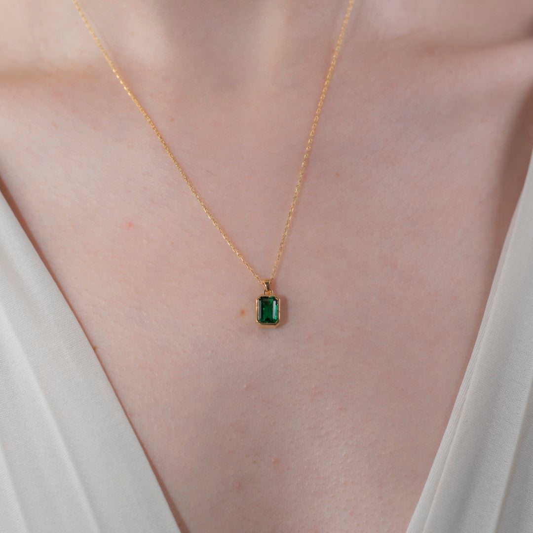 Emerald Rectangle Bezel Necklace 14K Solid Gold, May Birthstone Pendant Queen Jewelry Necklace