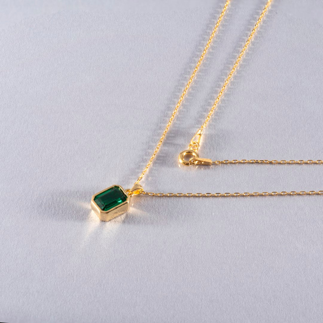 Emerald Rectangle Bezel Necklace 14K Solid Gold, May Birthstone Pendant Queen Jewelry Necklace