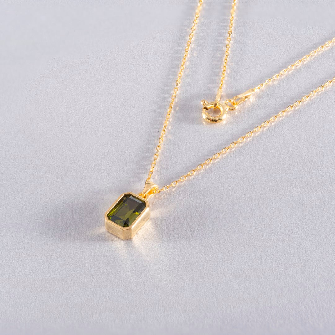 Peridot Rectangle Bezel Necklace 14K Solid Gold, August Birthstone Pendant Queen Jewelry Necklace