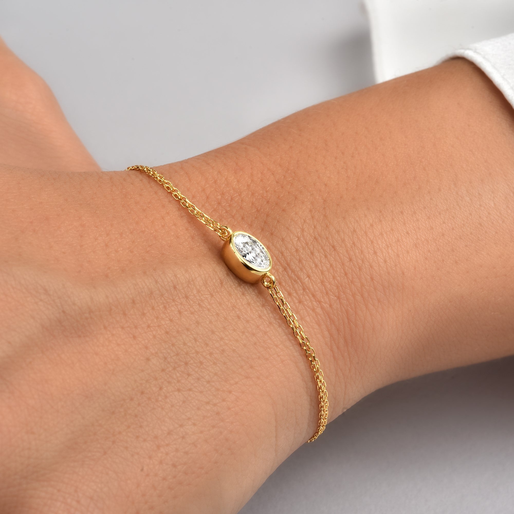 Oval White Topaz Bezel Bracelet in 14K Solid Gold, April Birthstone Queen Jewelry Bracelet