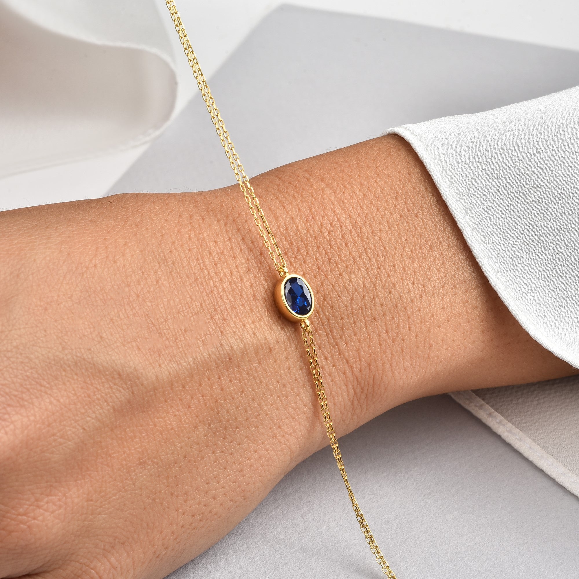 Oval Sapphire Bezel Bracelet in 14K Solid Gold, September Birthstone Queen Jewelry Bracelet